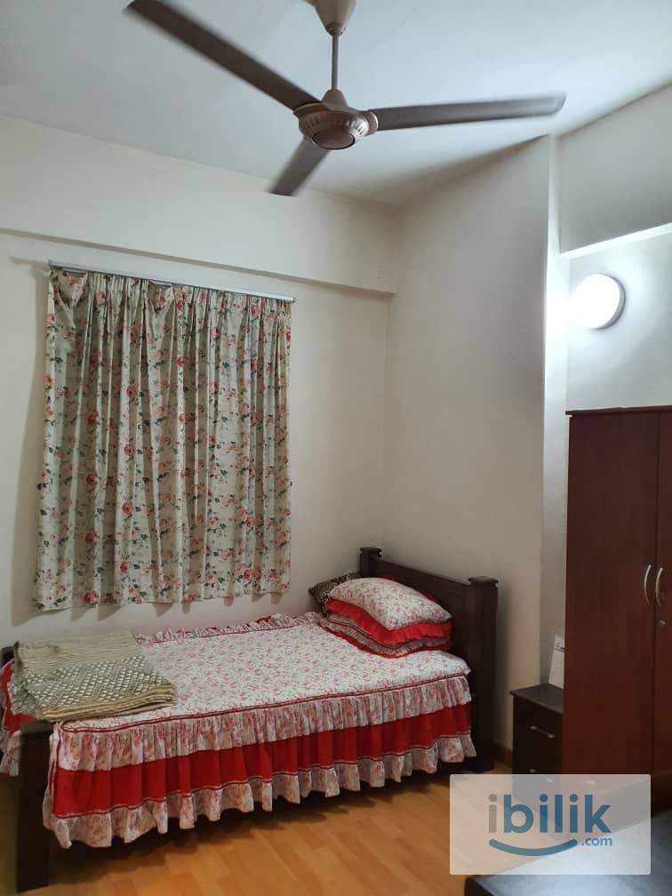 Milennium Square - Middle Room - Image 4