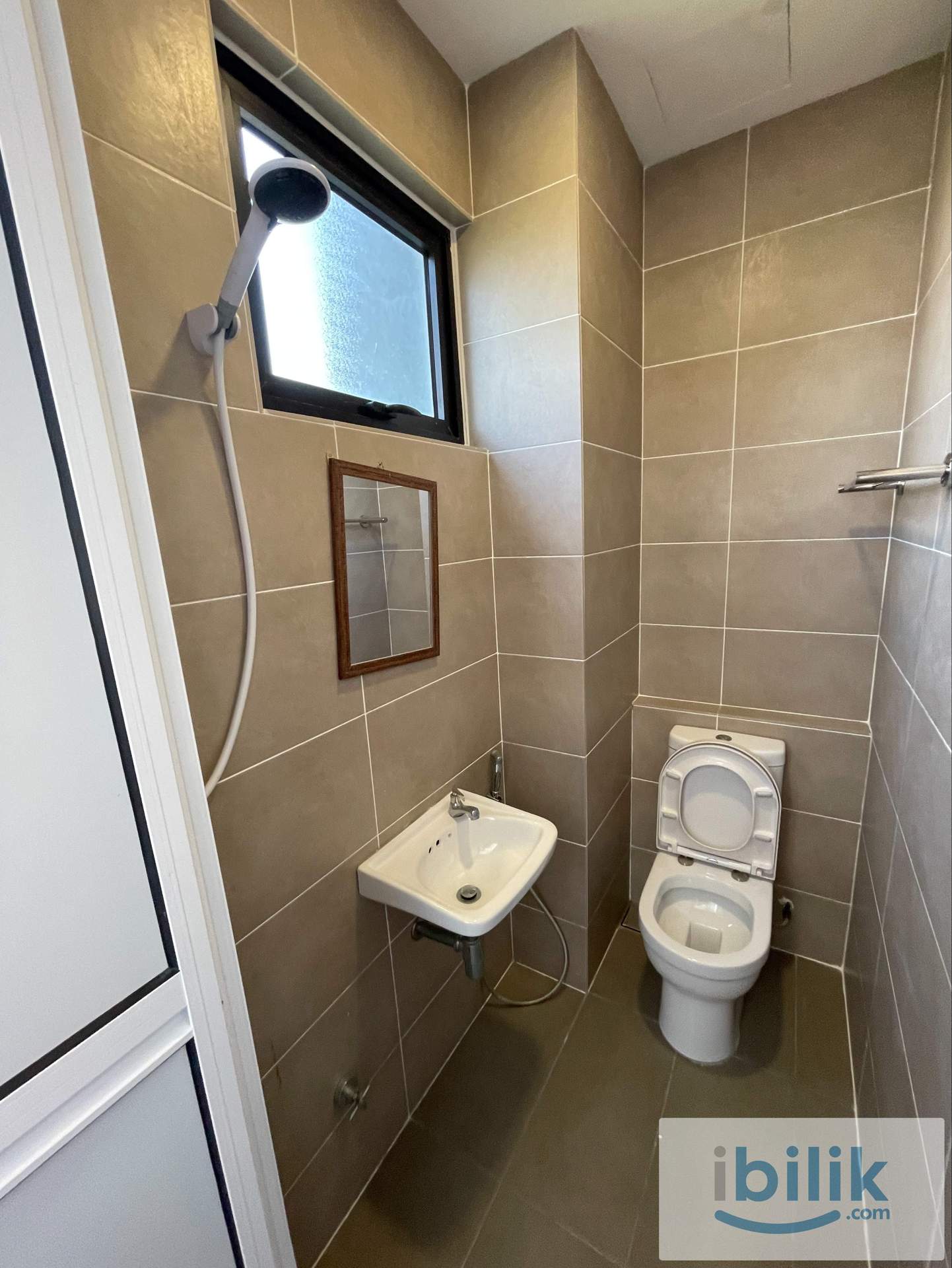 Room 05 - Image 5