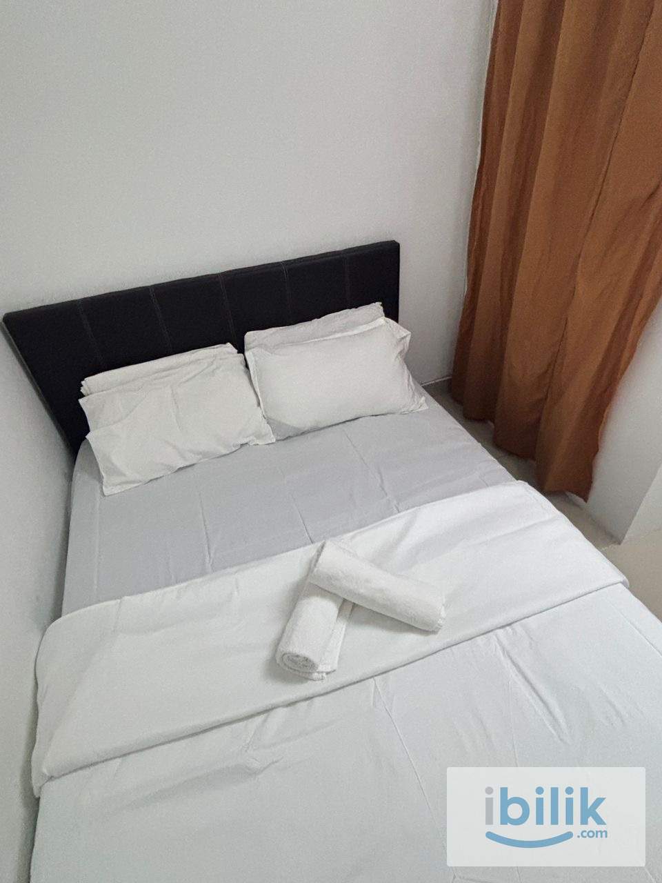 Room - Image 4