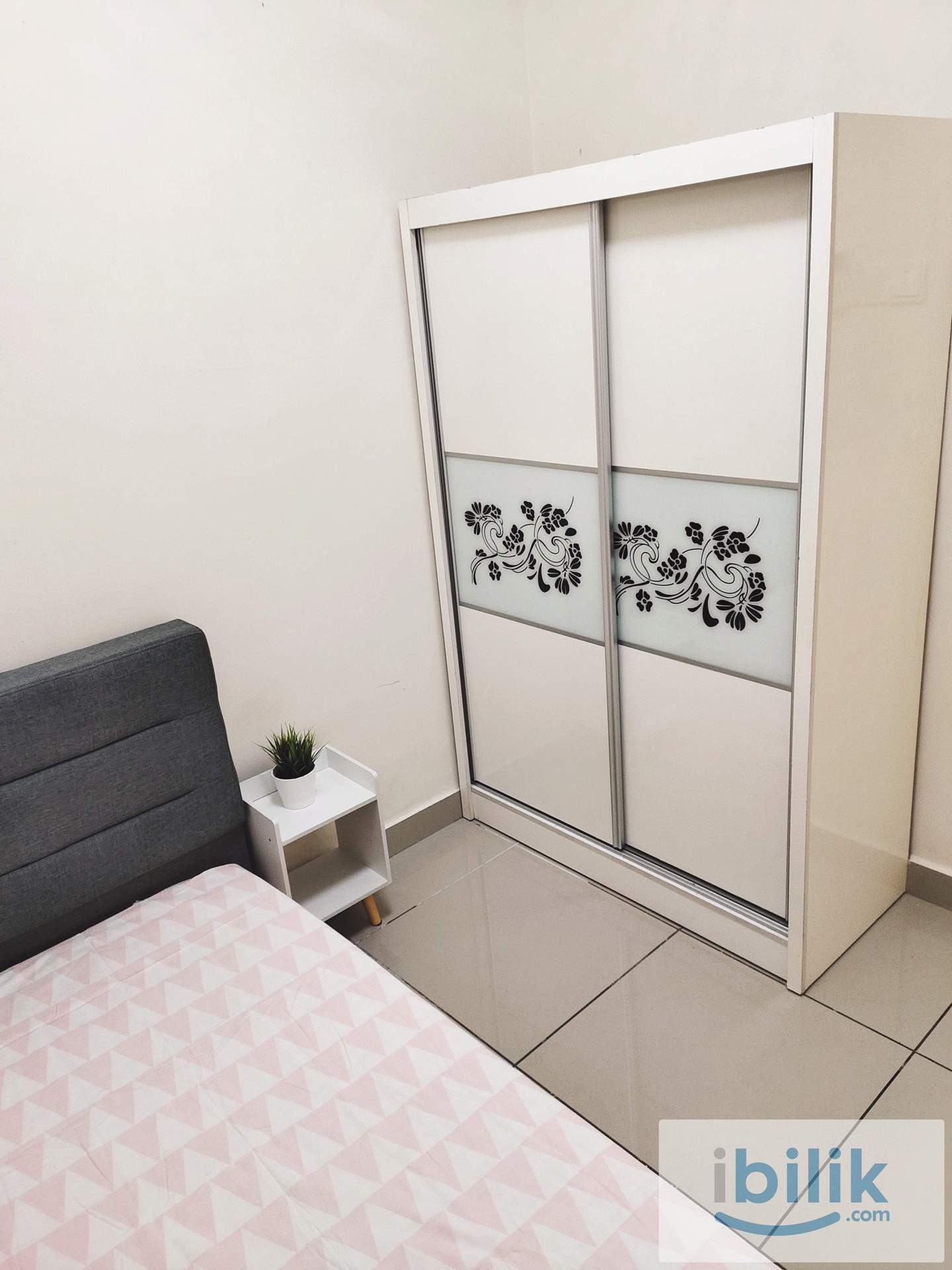 Small Room @ Parklane OUG - Image 2