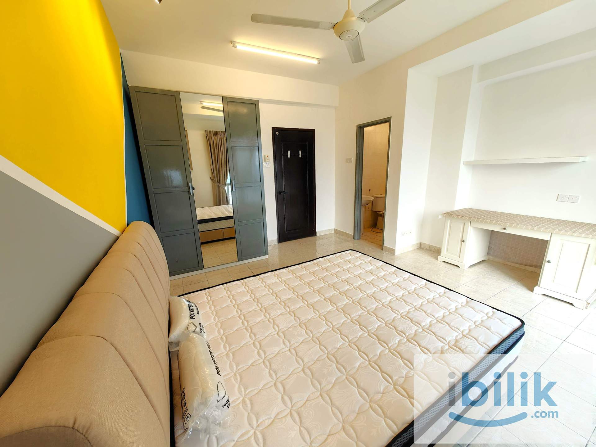 PJ SS14 Master bedroom with private bathroom. Nearby LRT. Free WiFi  - Image 1