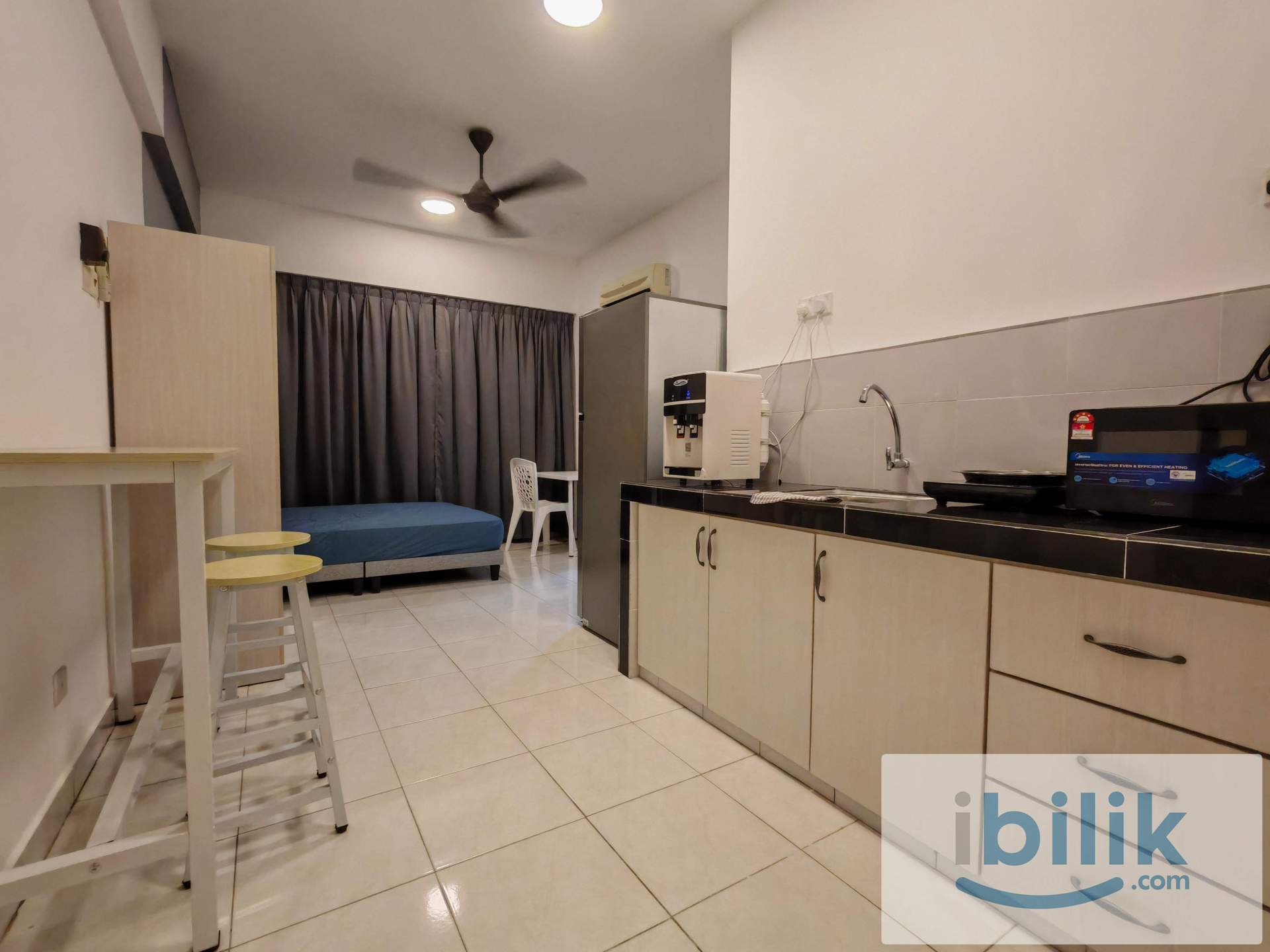 KLCC studio. Nearby LRT MRT KTM. Free WiFi water - Image 4
