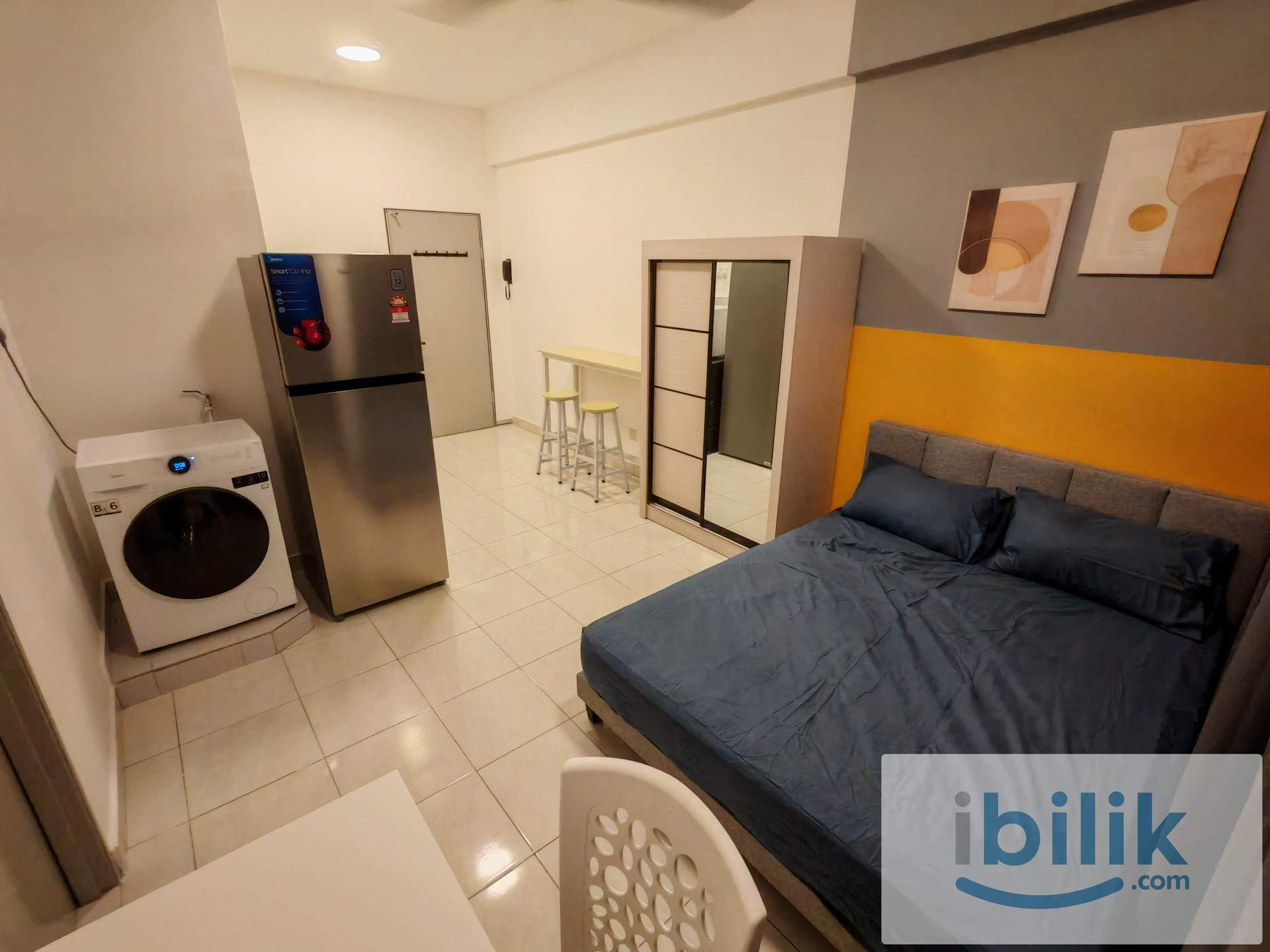 KLCC studio. Nearby LRT MRT KTM. Free WiFi water - Image 1