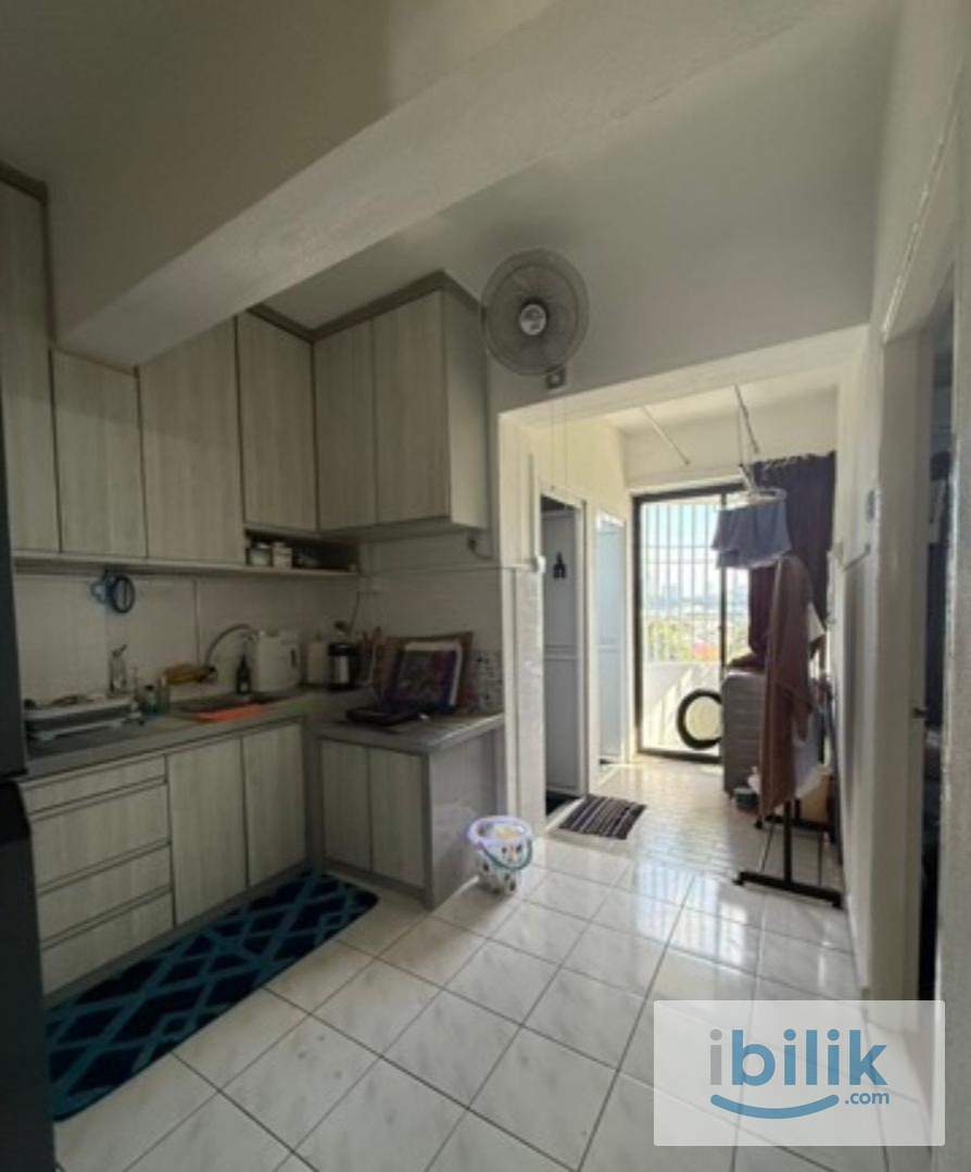 Small Room for Rent - Image 2
