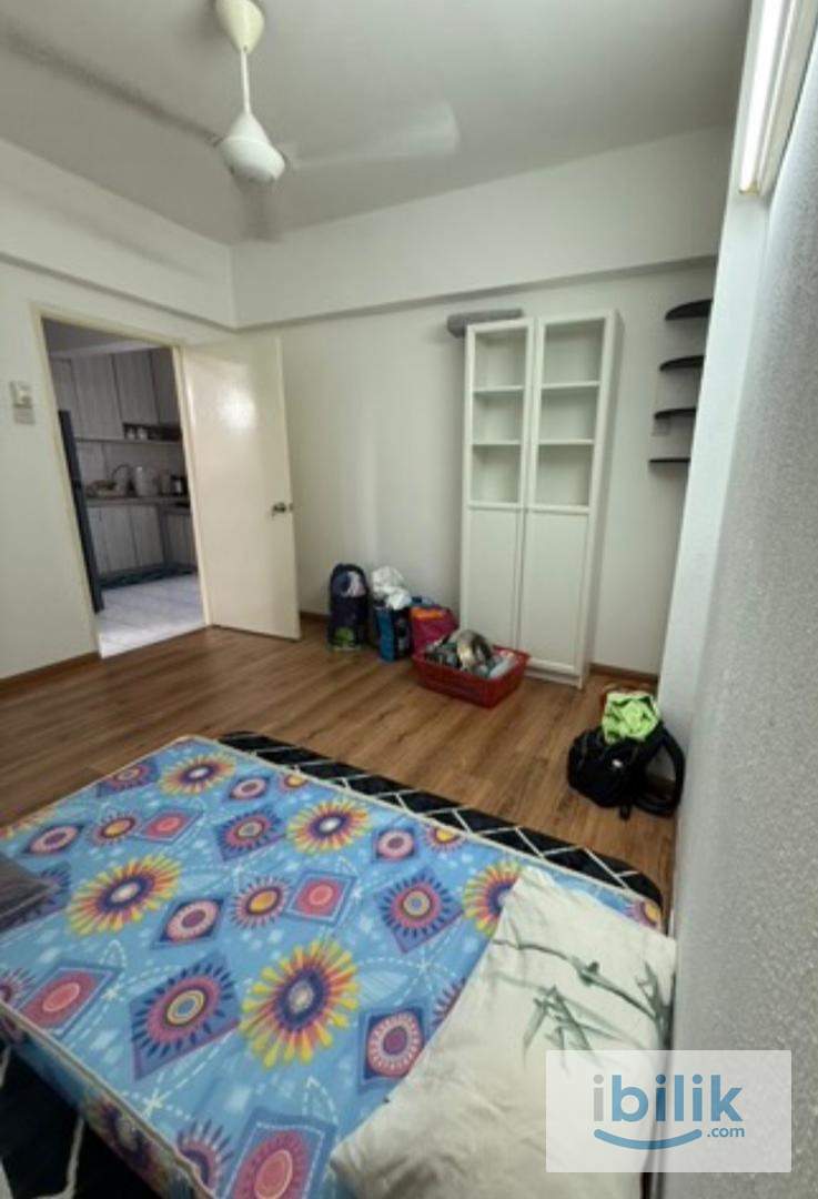 Small Room for Rent - Image 1