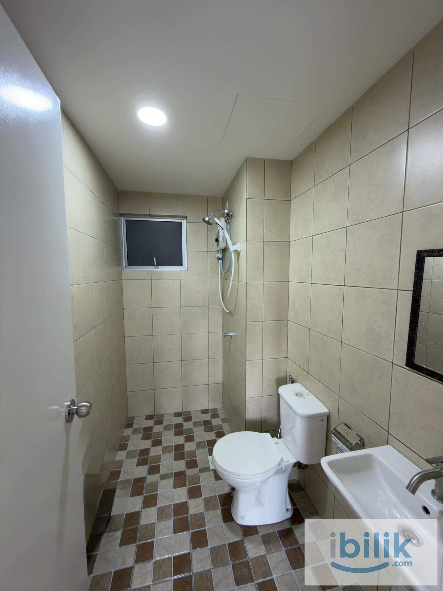 Master Room for Male - Image 4