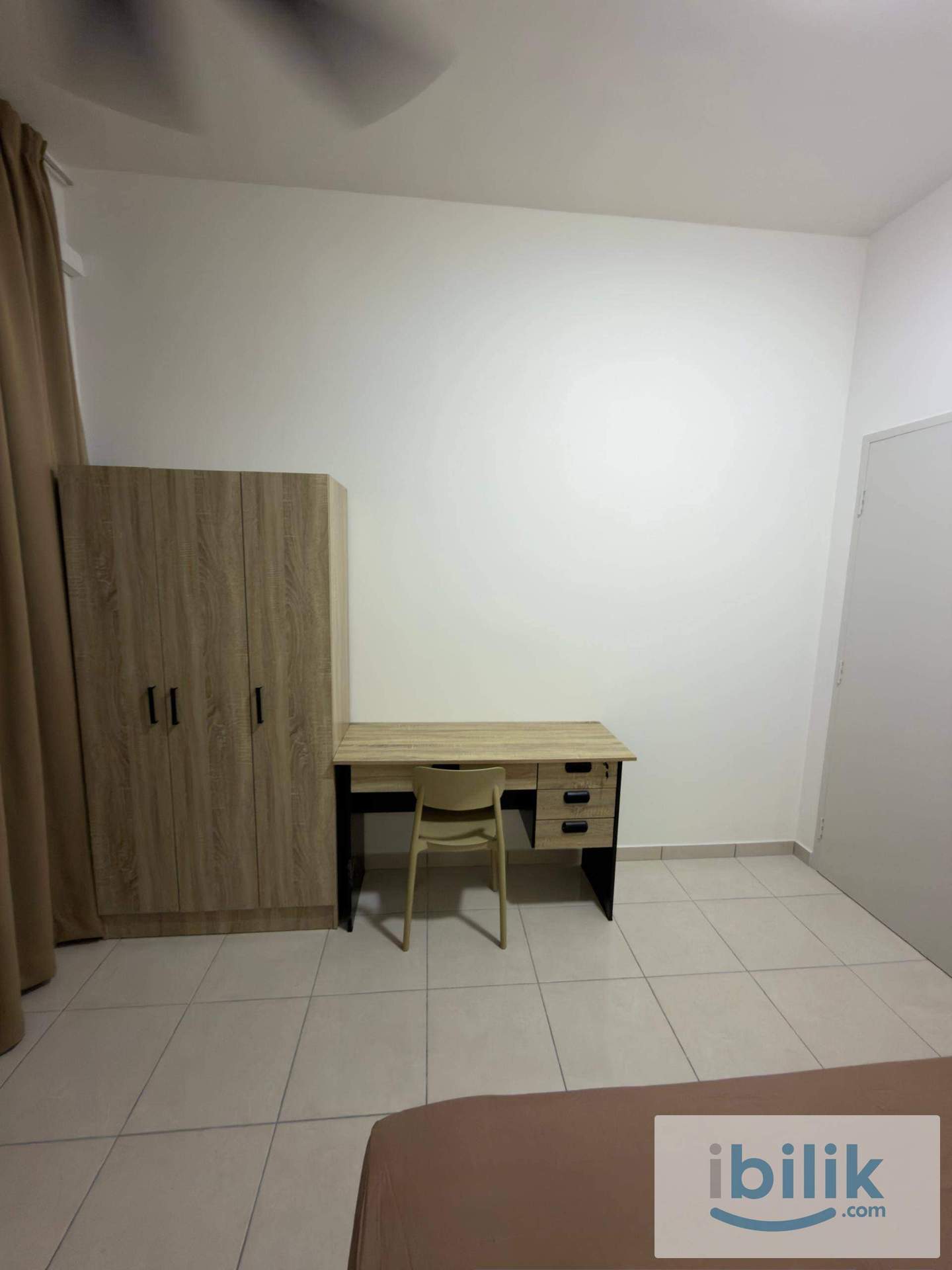 Small Medium Room - Image 3
