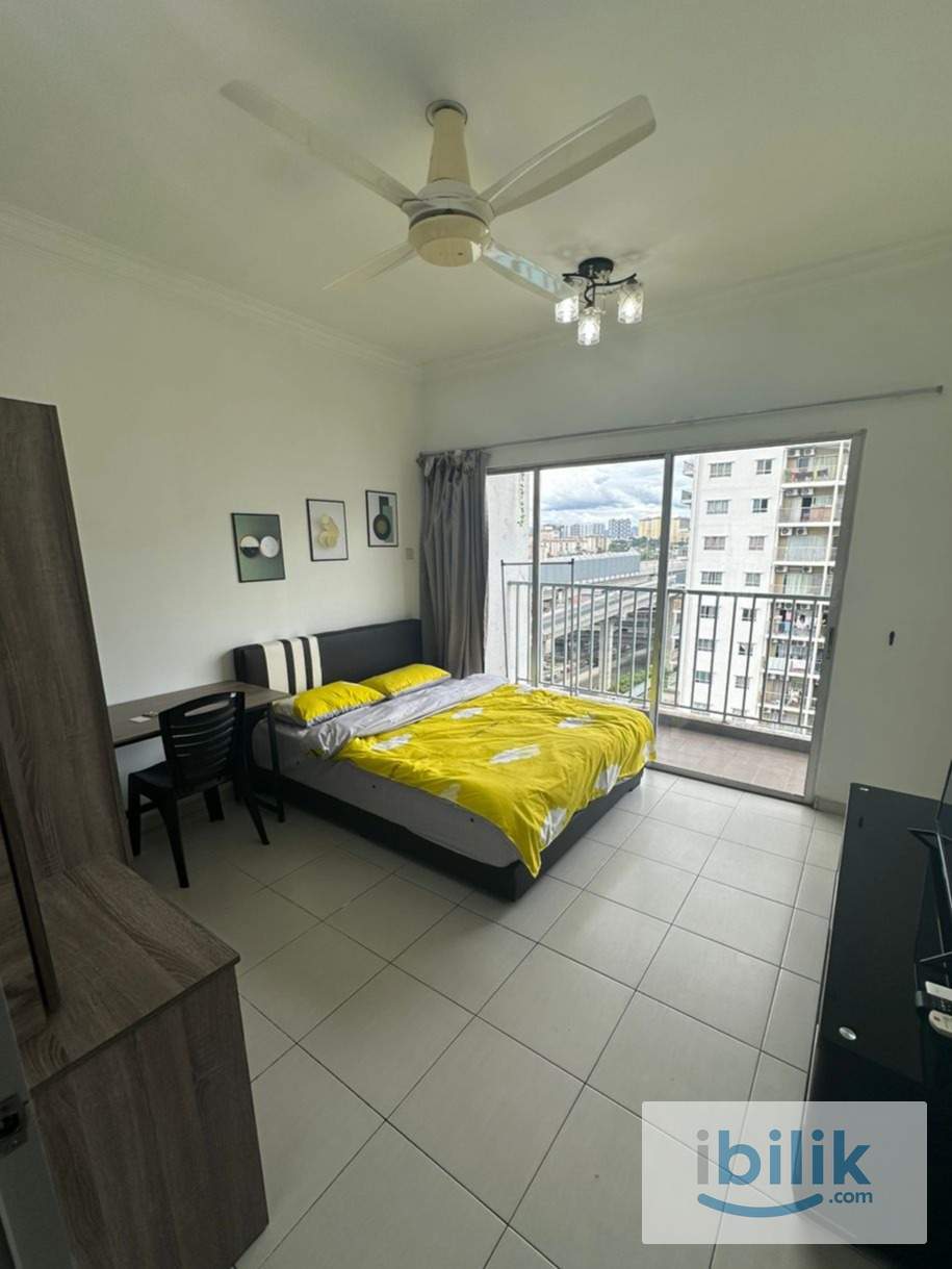 Balcony Room at Suria Jelatek Ampang Hilir 5mins walk to LRT Jelatek - Image 2