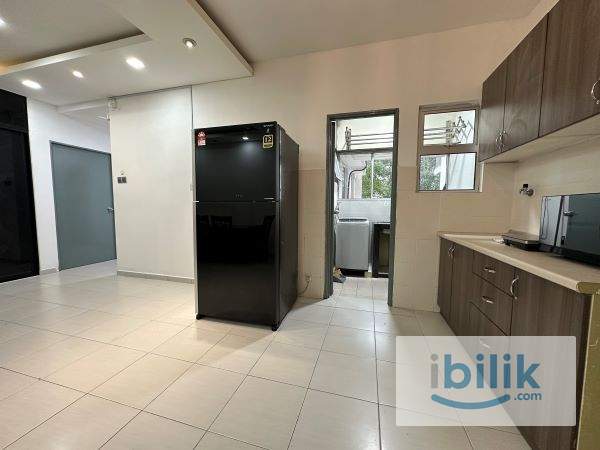 Master Room at Suria Jelatek Ampang Hilir 5mins walk to LRT Jelatek - Image 5