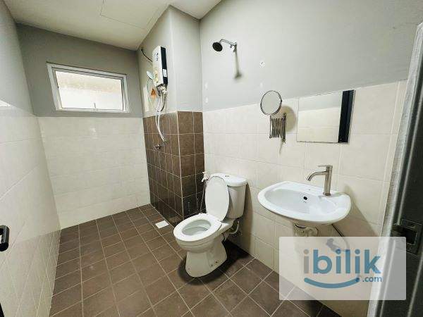 Master Room at Suria Jelatek Ampang Hilir 5mins walk to LRT Jelatek - Image 6