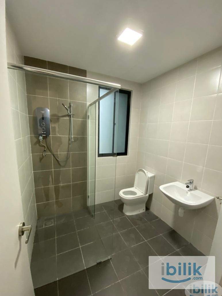 FREE WIFI+WATER+ELECTRIC, Middle Room at D'Sands Residence, Old Klang Road - Image 2