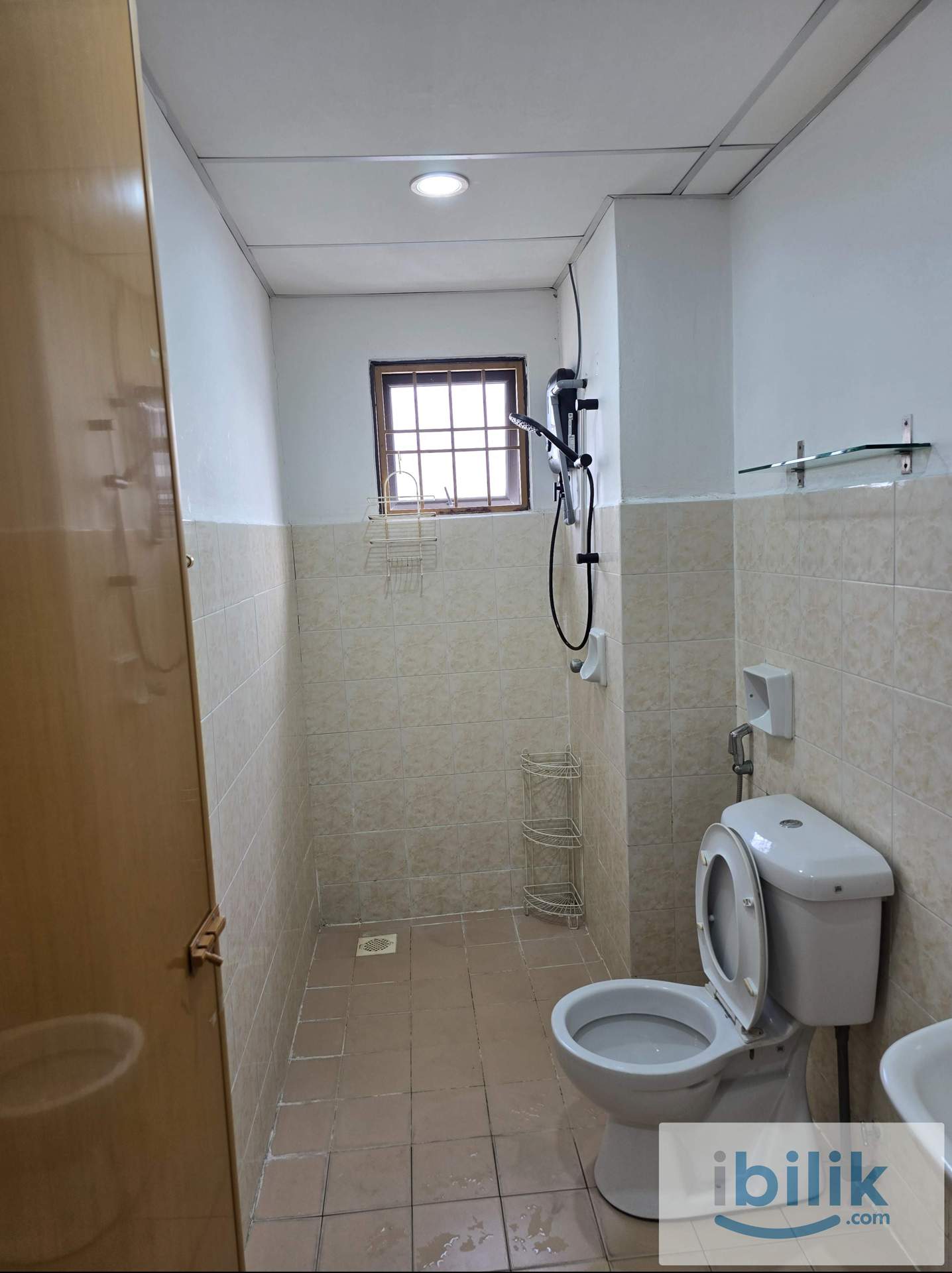 Master Room including WiFi, electric and water  - Image 5