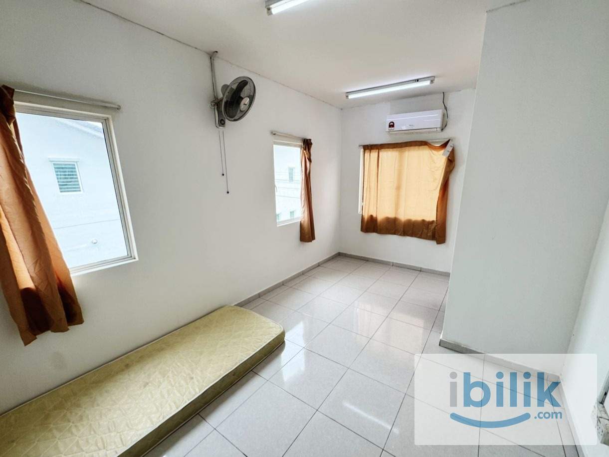 🏡Zero Deposit🎉Jenjarom Landed Room Rent | Near by KSL Mall Lotus Market🔥 - Image 1