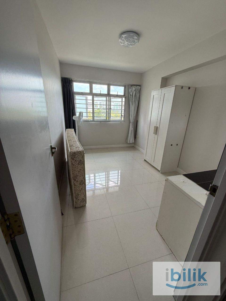 Room - Image 3