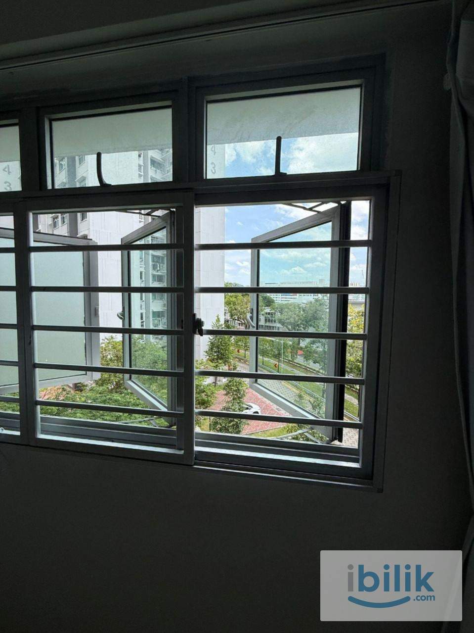 Room - Image 4