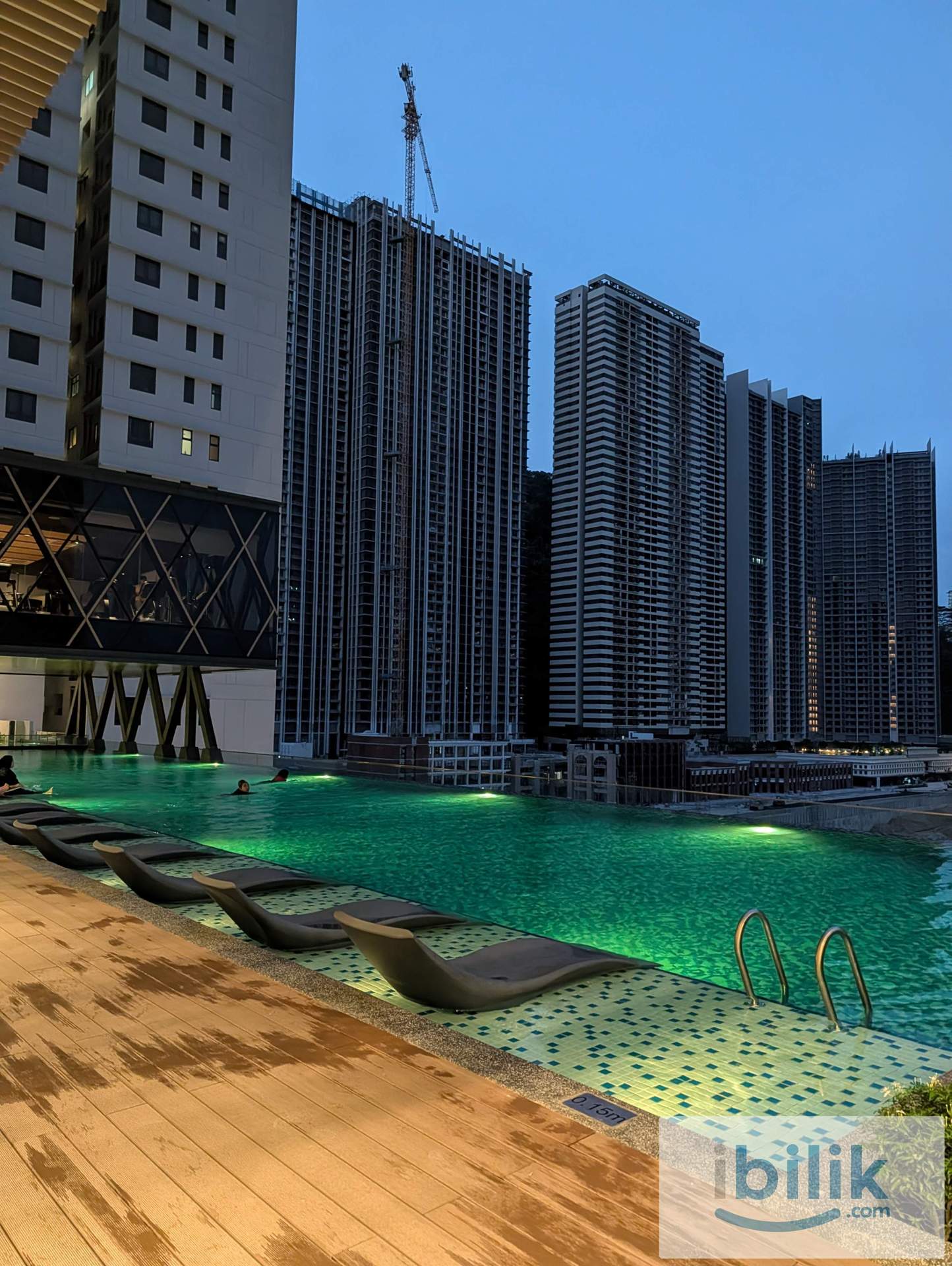 High rise, fully furnished - Image 1