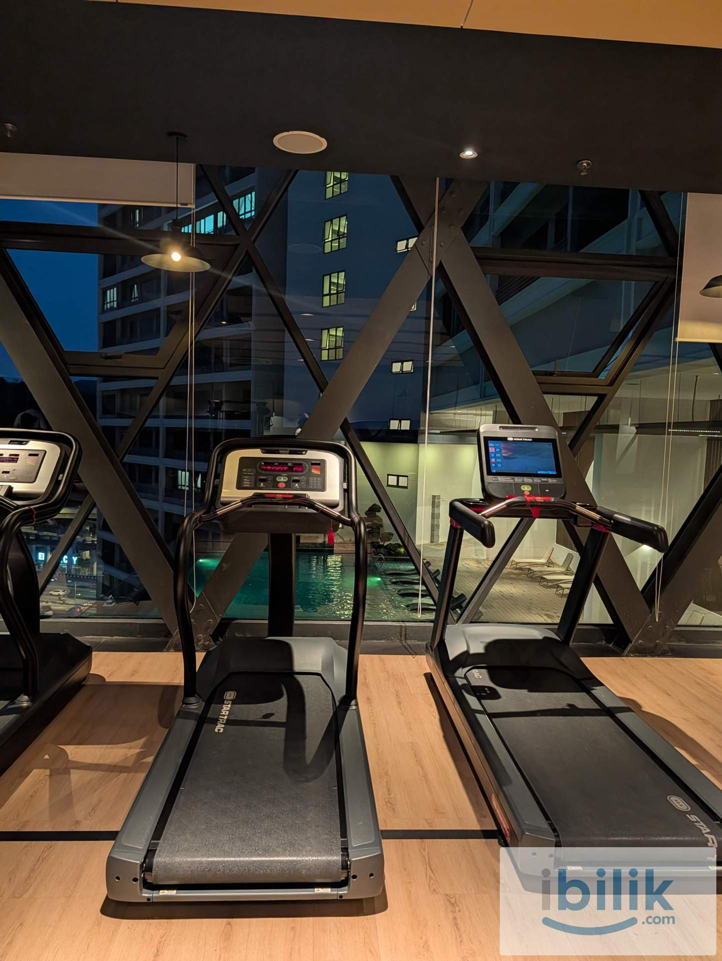 High rise, fully furnished - Image 2