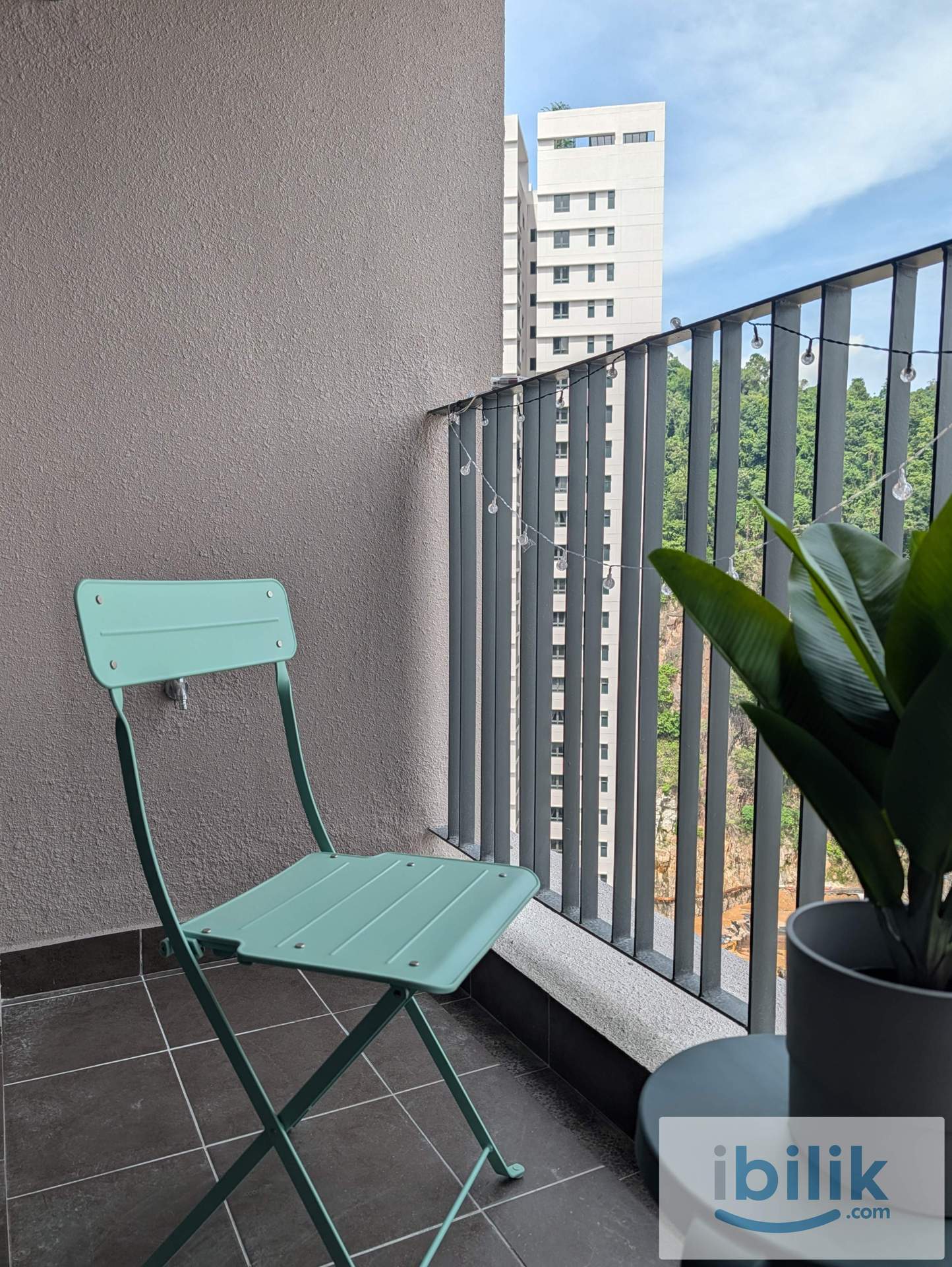 High rise, fully furnished - Image 8