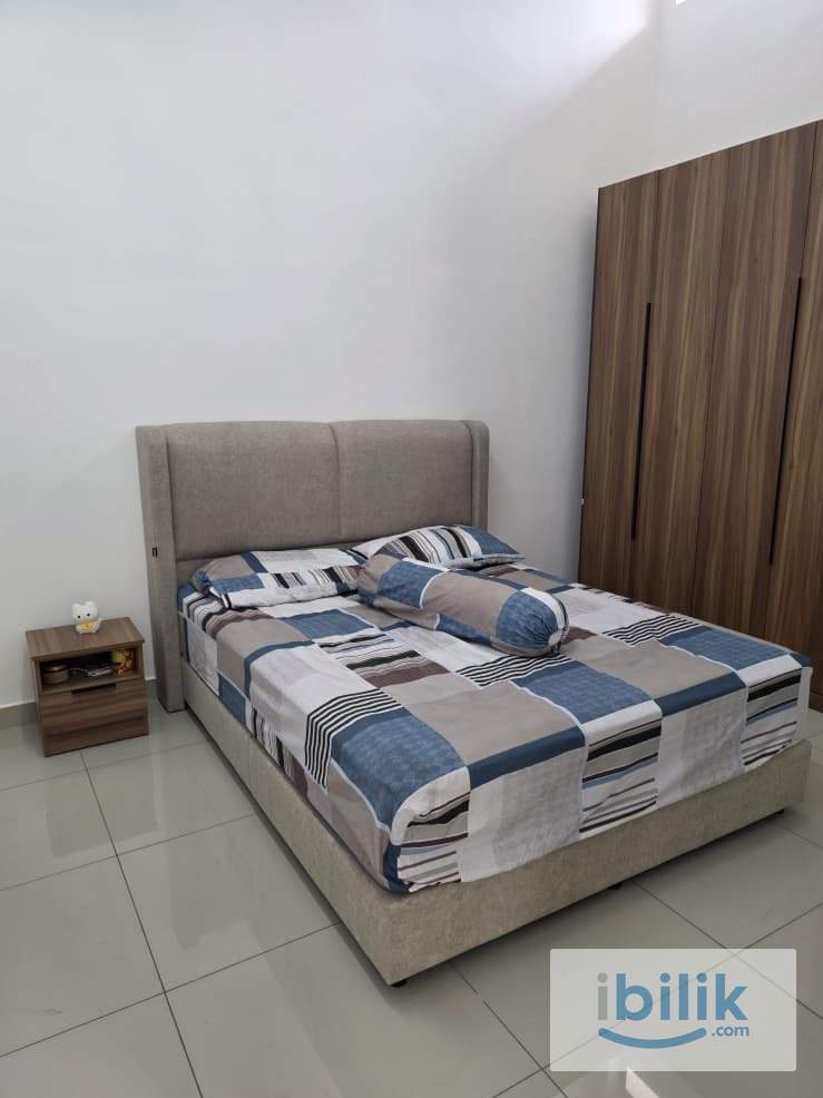 Queen Room for Rent Female - Station 18/ Pengkalan Ipoh - Image 1