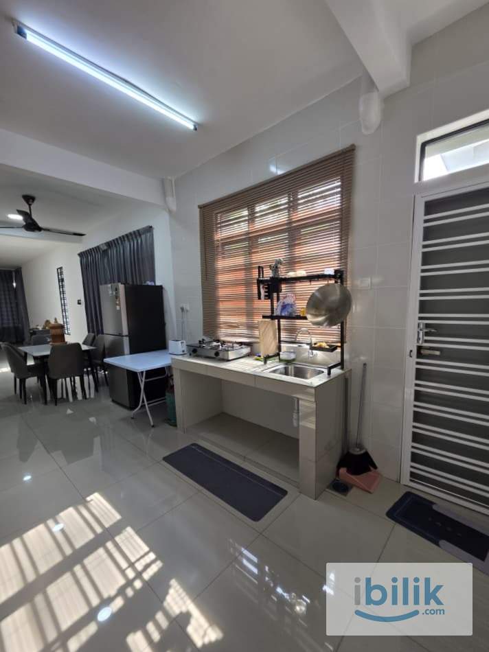 Queen Room for Rent Female - Station 18/ Pengkalan Ipoh - Image 6