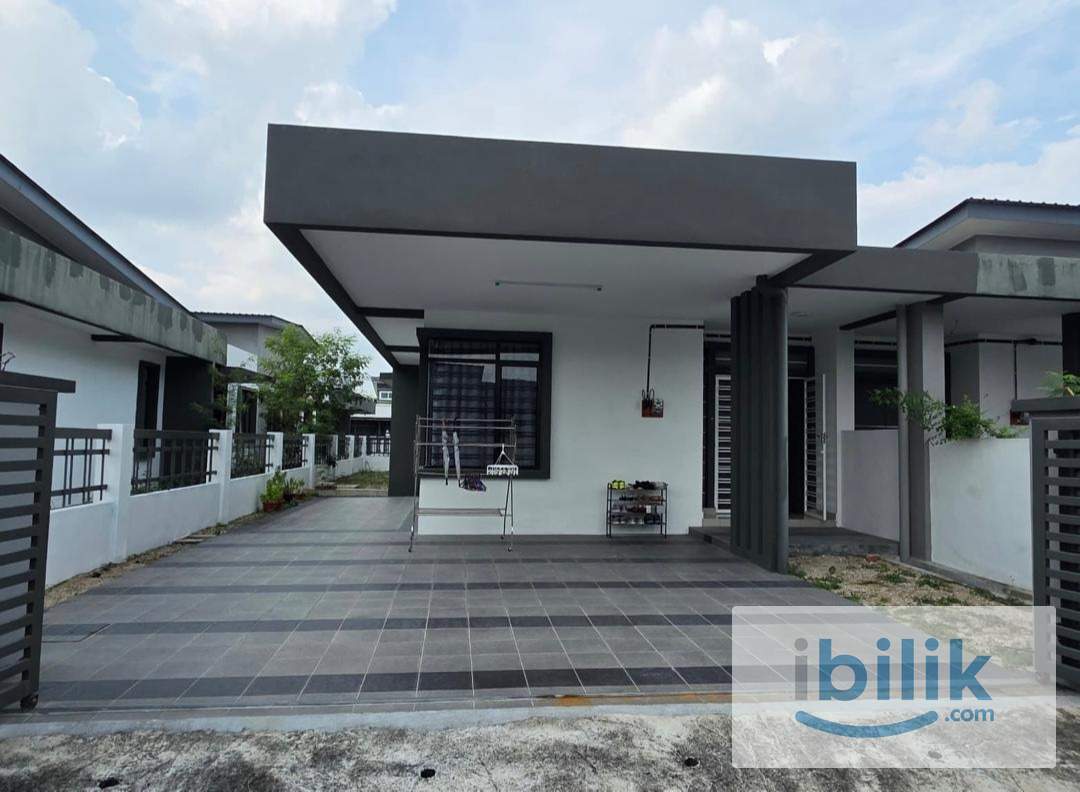 Queen Room for Rent Female - Station 18/ Pengkalan Ipoh - Image 9