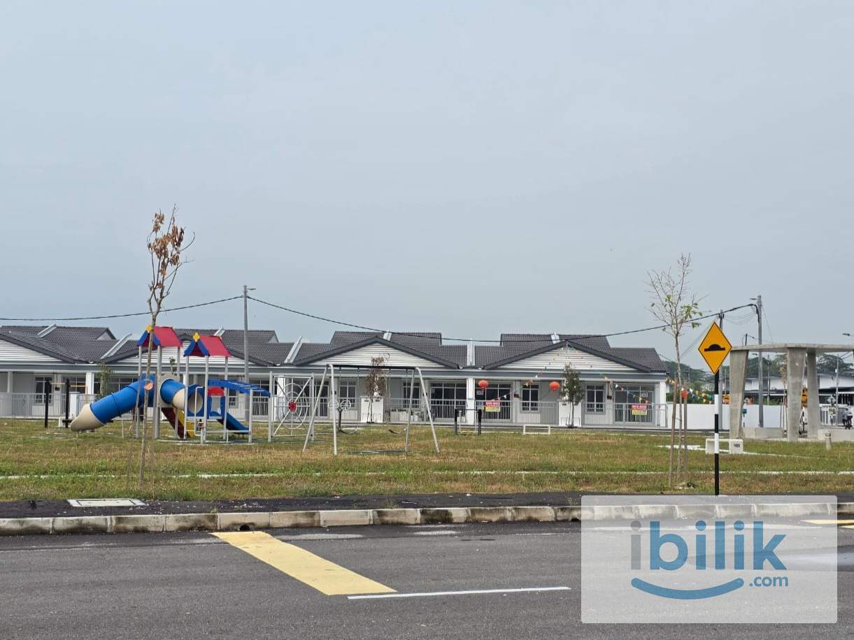 Queen Room for Rent Female - Station 18/ Pengkalan Ipoh - Image 10