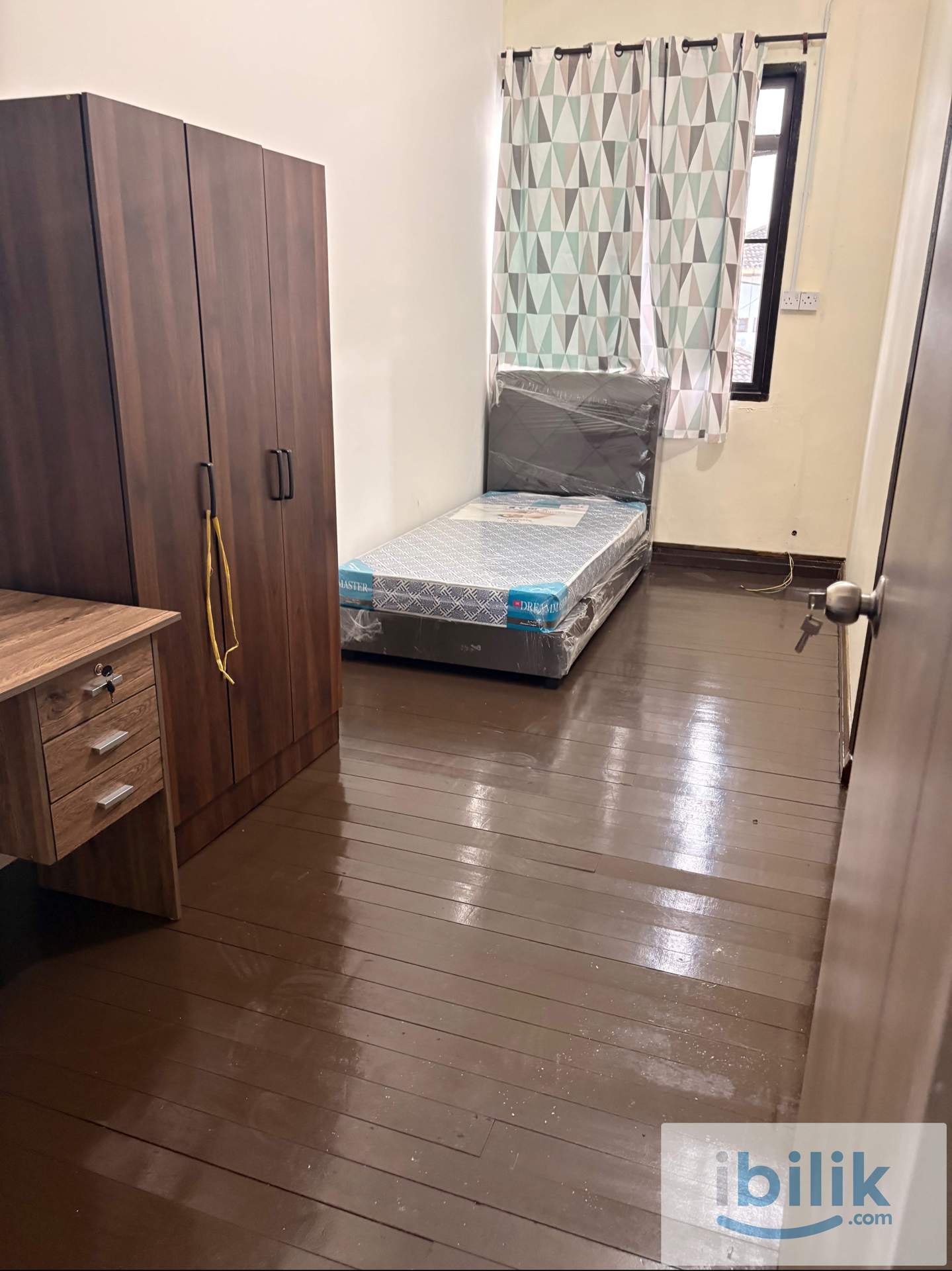 Rooms for Rent near GH & Forda  - Image 3