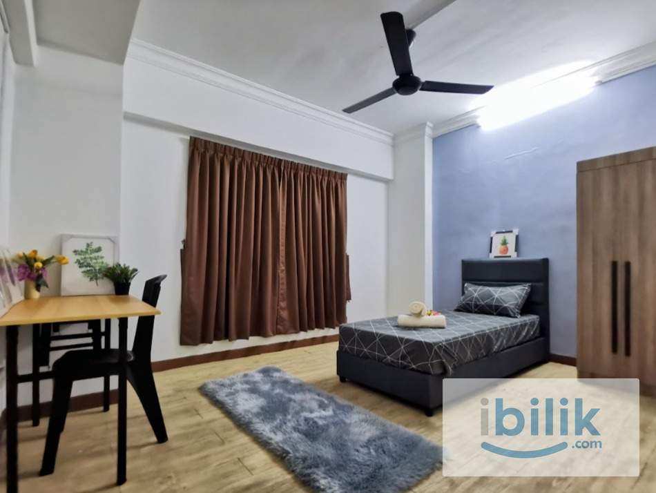 Newly renovated Fully furnished Single Room Male unit in Vista Komanwel Condominium , Bukit Jalil - Image 1