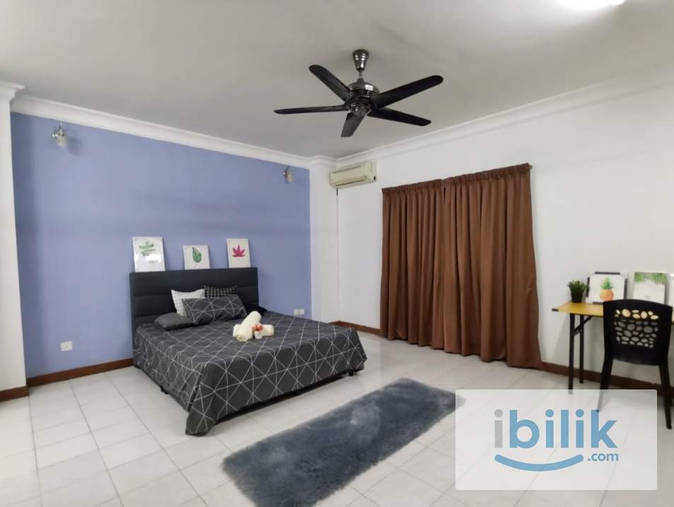 Newly renovated Fully furnished MASTER Room Male unit in Vista Komanwel Condominium , Bukit Jalil - Image 1