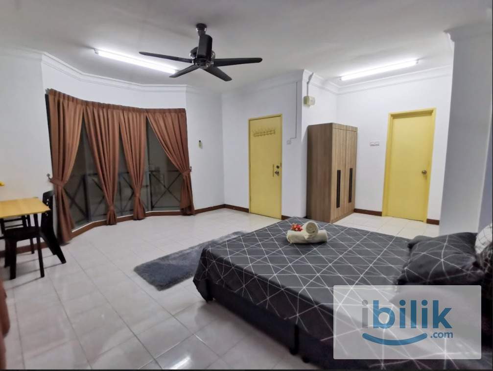 Newly renovated Fully furnished MASTER Room Male unit in Vista Komanwel Condominium , Bukit Jalil - Image 2