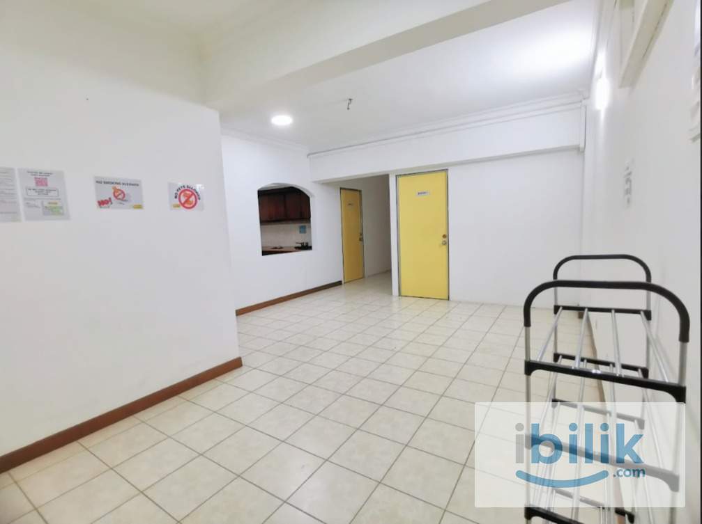 Newly renovated Fully furnished MASTER Room Male unit in Vista Komanwel Condominium , Bukit Jalil - Image 7