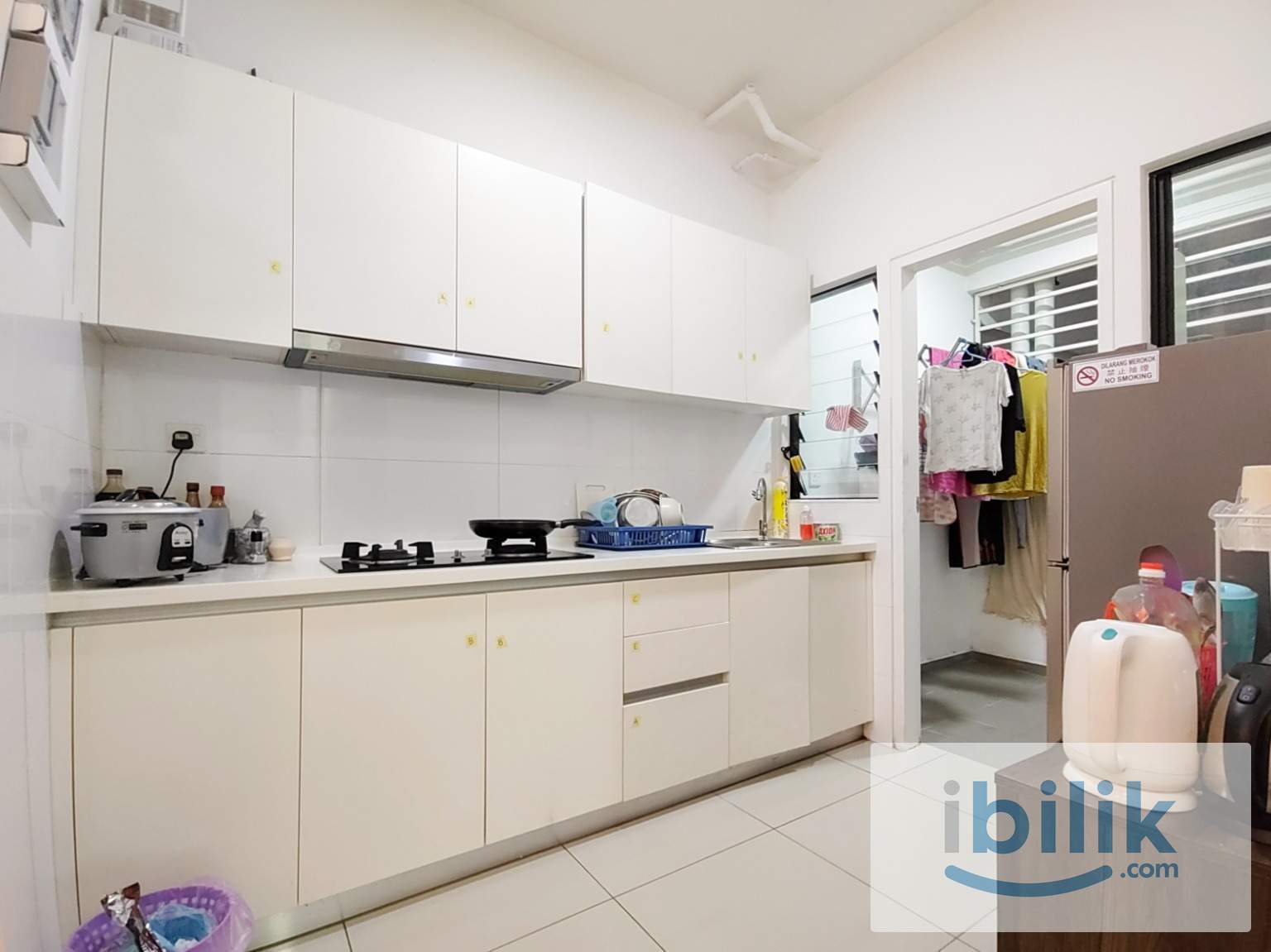 Master Room With Private toilet in The Greens @ Seksyen 22 Near MSU - Image 1