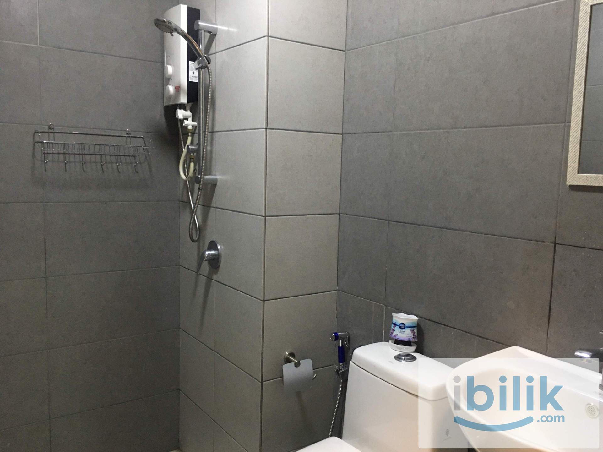 Master Room With Private toilet in The Greens @ Seksyen 22 Near MSU - Image 3