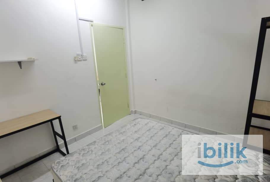 Queen Bed Medium Room @ Salvia Apartment Direct Shuttle Bus to MRT Surian  - Image 1