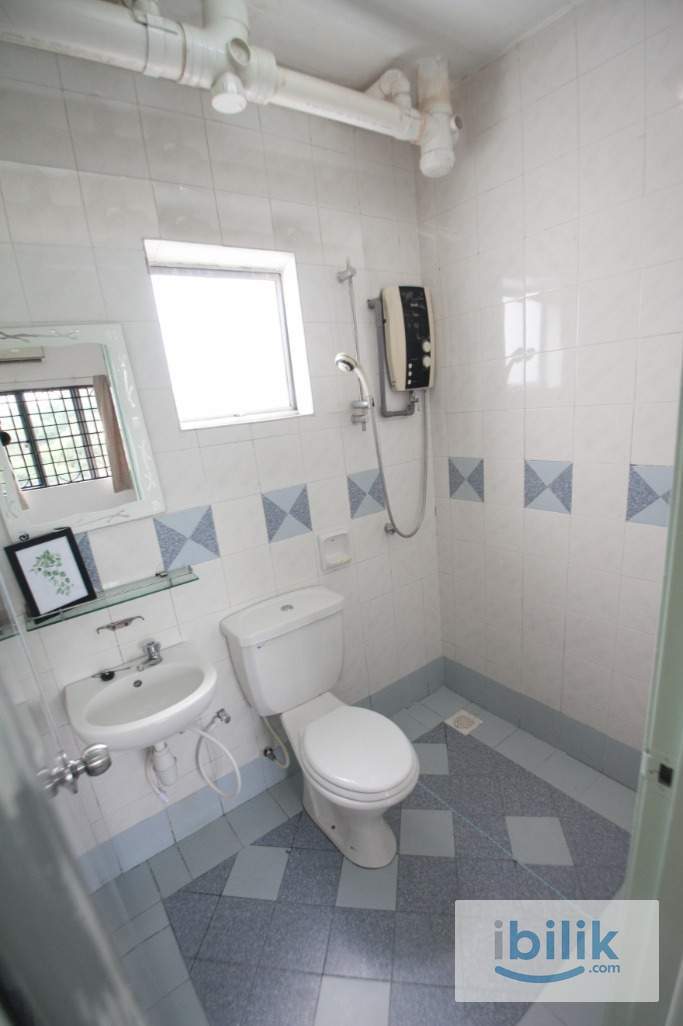 Queen Bed Medium Room @ Salvia Apartment Direct Shuttle Bus to MRT Surian  - Image 3