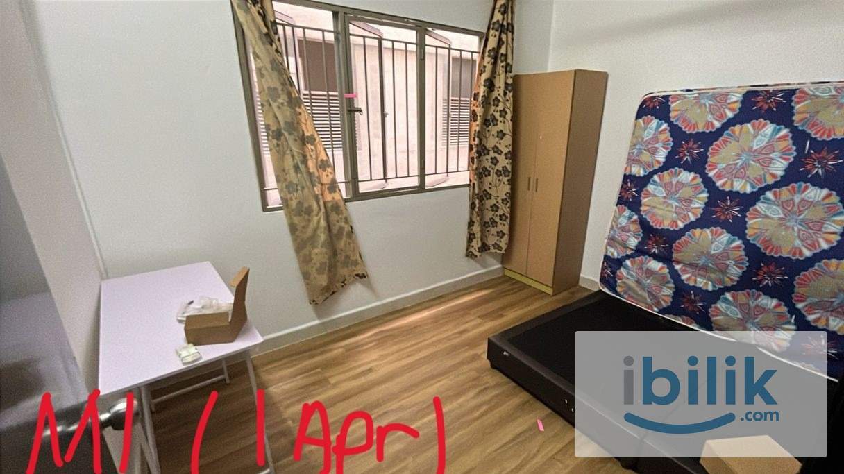 Middle Room/Single Room - Image 1
