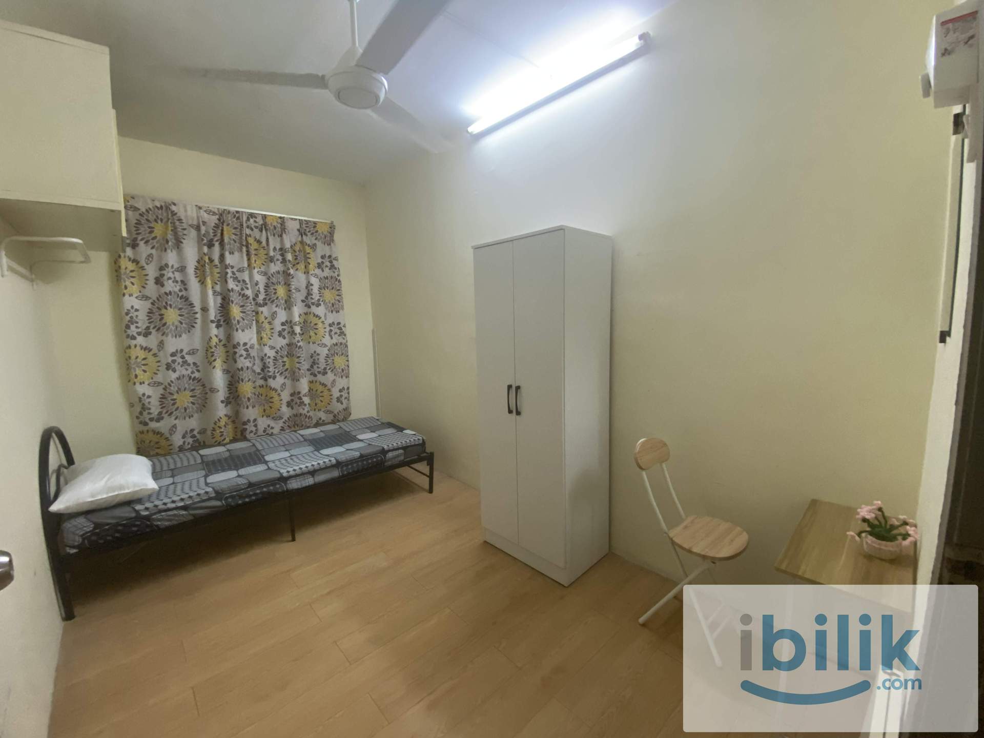 Room rental - Image 1