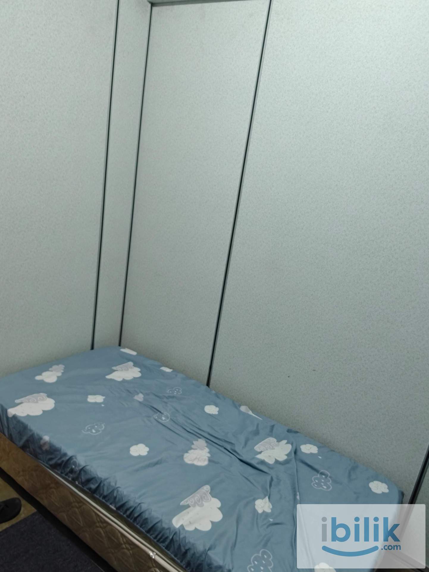 Private Room for Rent @ Cheng | Quiet & Fully Furnished - Image 1
