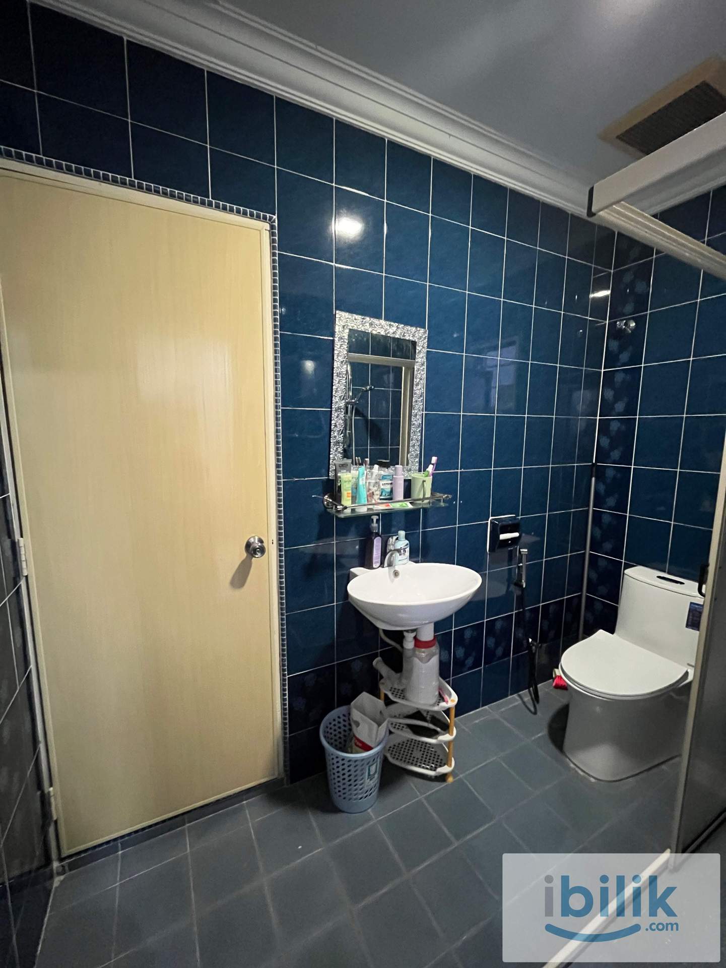 Middle Room with attached bathroom  - Image 2