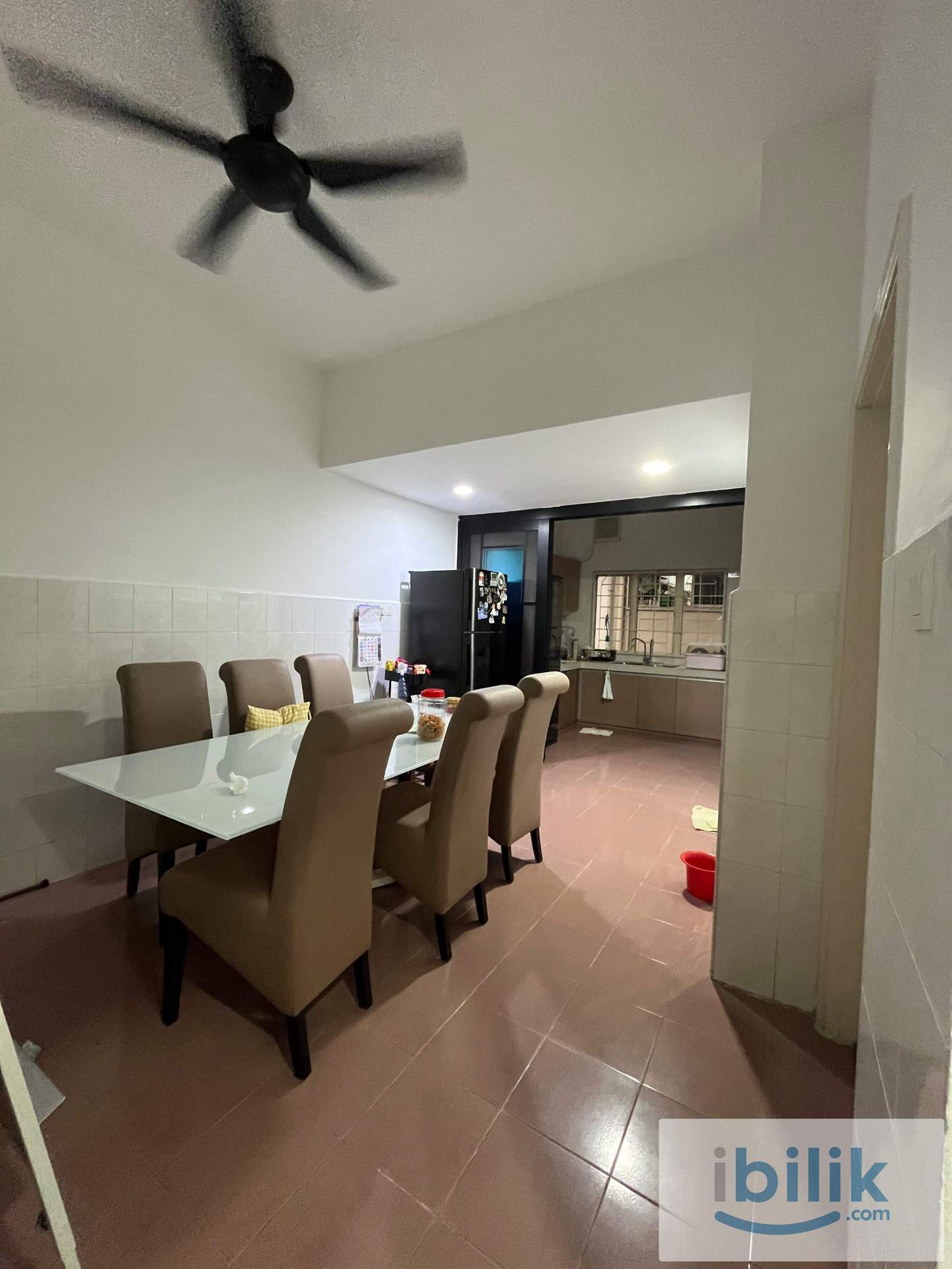 Middle Room with attached bathroom  - Image 5