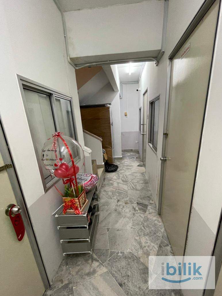 Pjs9, Bandar Sunway Subang Jaya. Female Medium Room with Attached Bathroom - Image 2