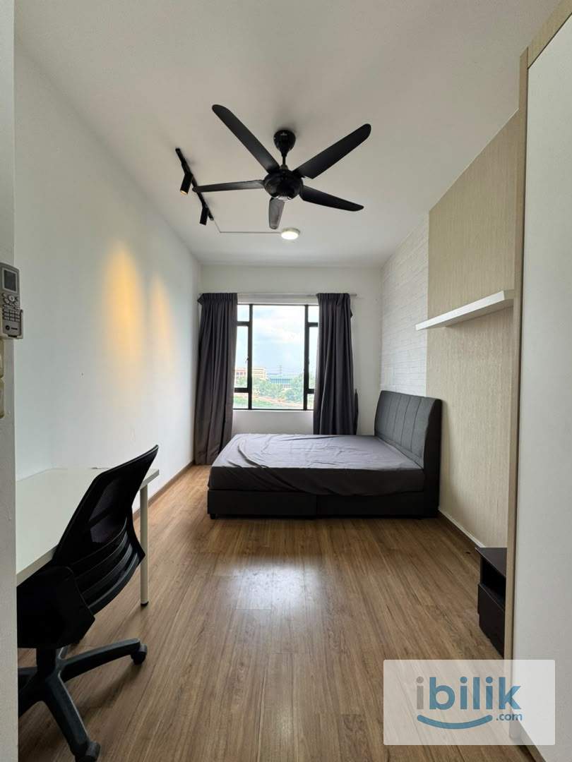 Master Room with Private Bathroom at The Green, 4, Jln Budiman 22/3, Seksyen 22, 40300 Shah Alam for Rent. - Image 1