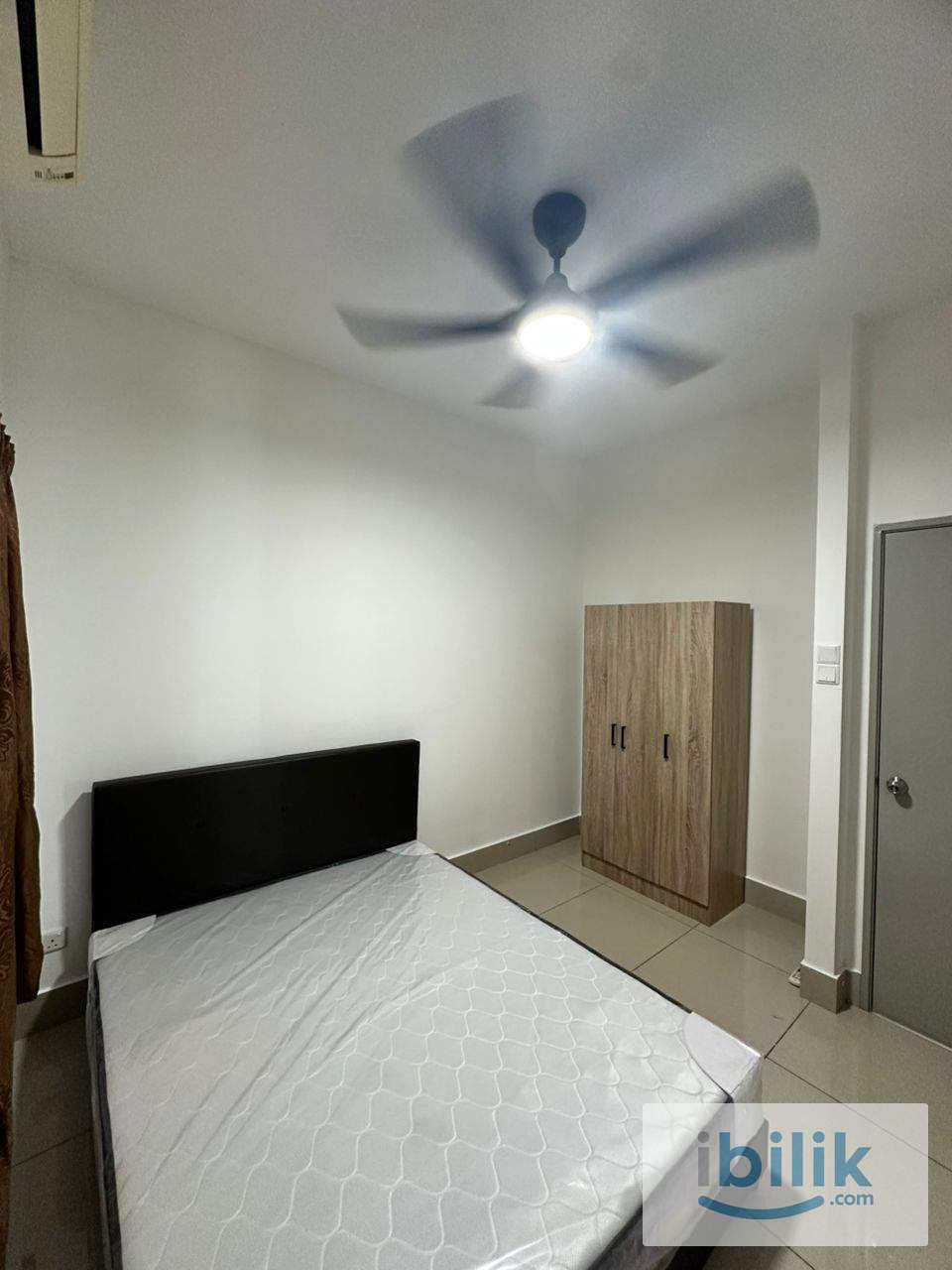 Razak City Middle Room Rental | 5 Mins Walk to LRT & KTM - Image 1
