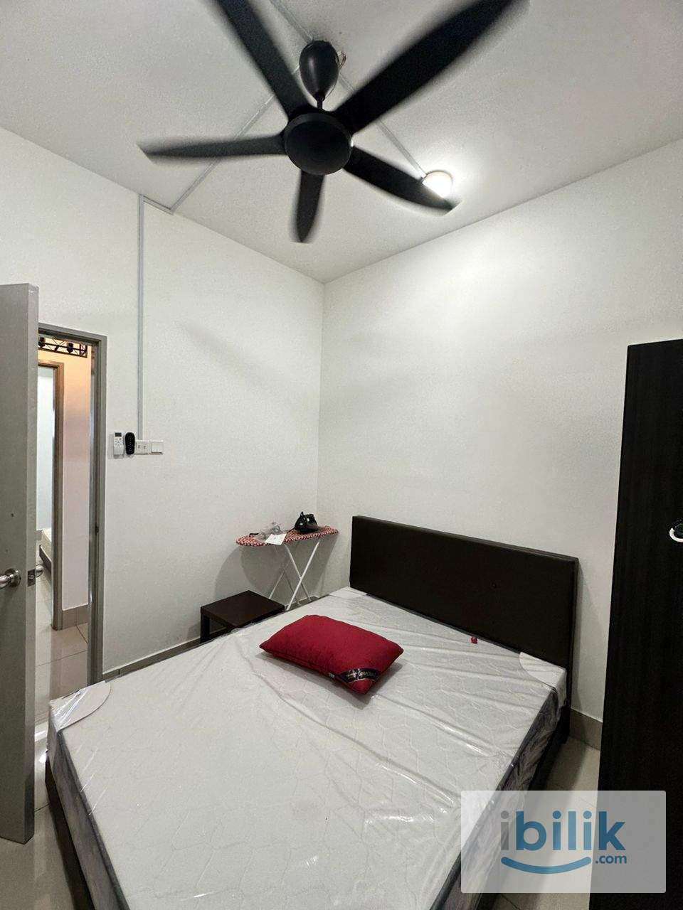 Queen Bed Room for Rent | 5min walk to LRT Salak Selatan station - Image 2