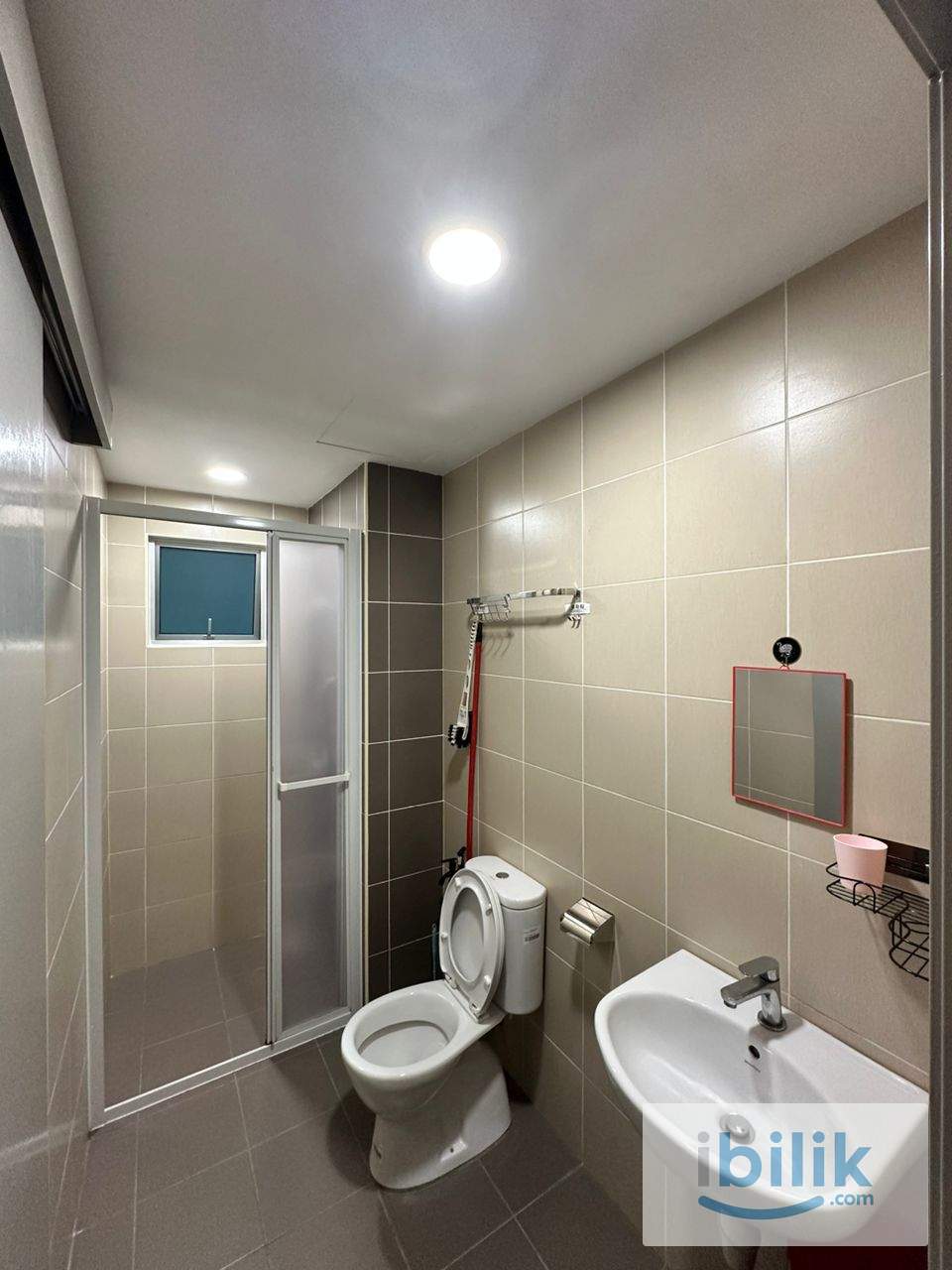Queen Bed Room for Rent | 5min walk to LRT Salak Selatan station - Image 3