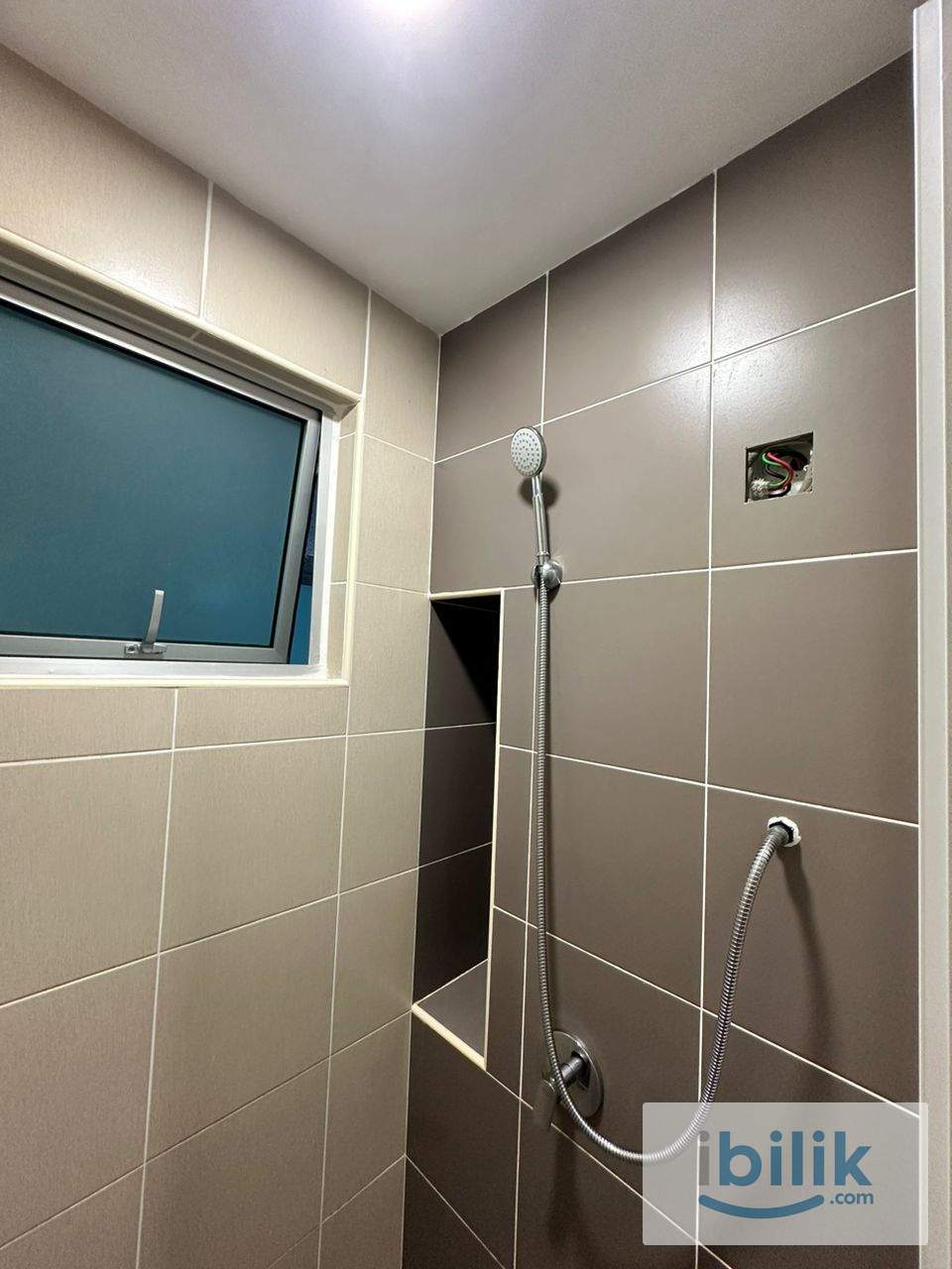 Queen Bed Room for Rent | 5min walk to LRT Salak Selatan station - Image 4