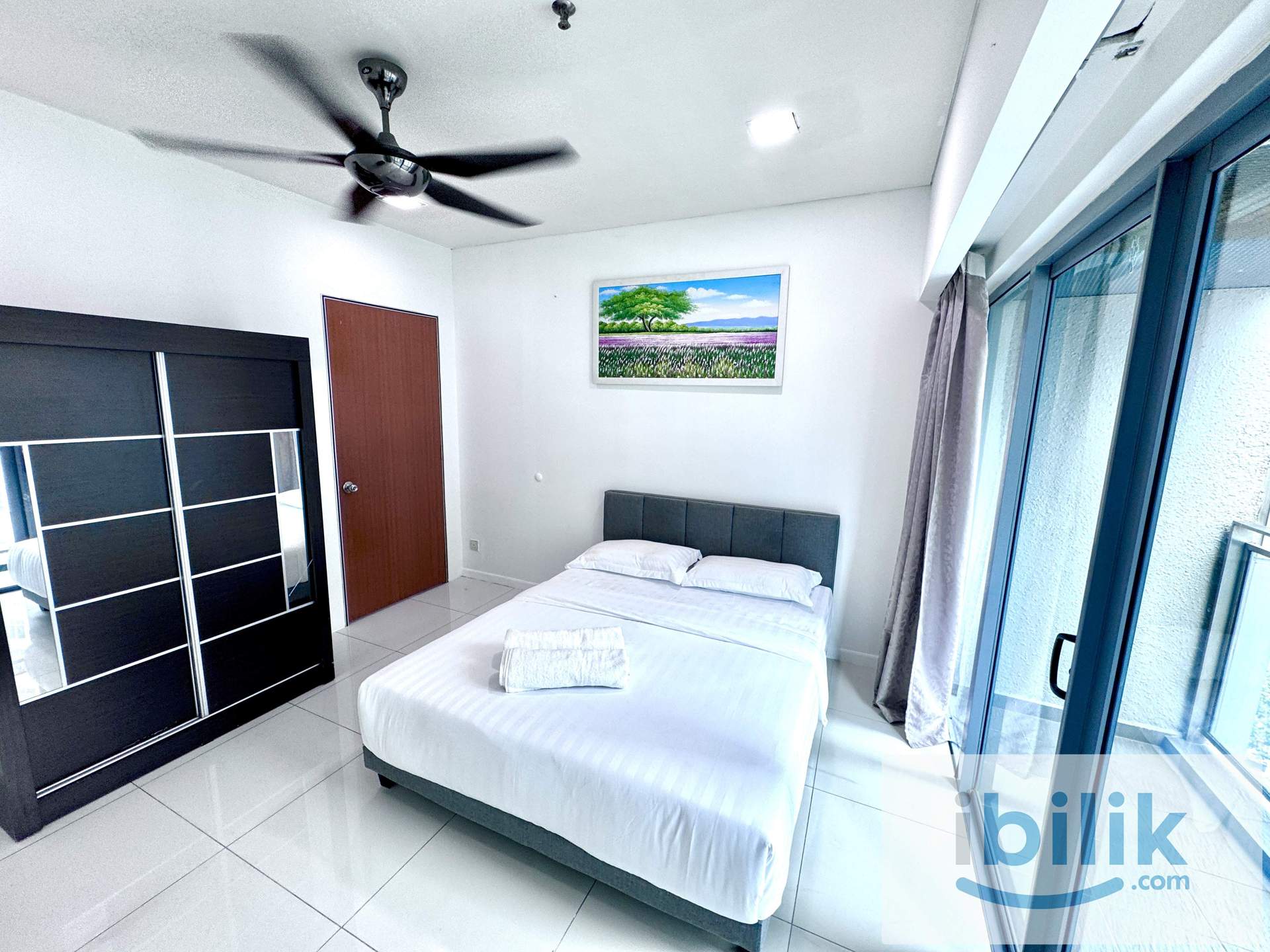 3 bedroom unit at Klcc  - Image 5