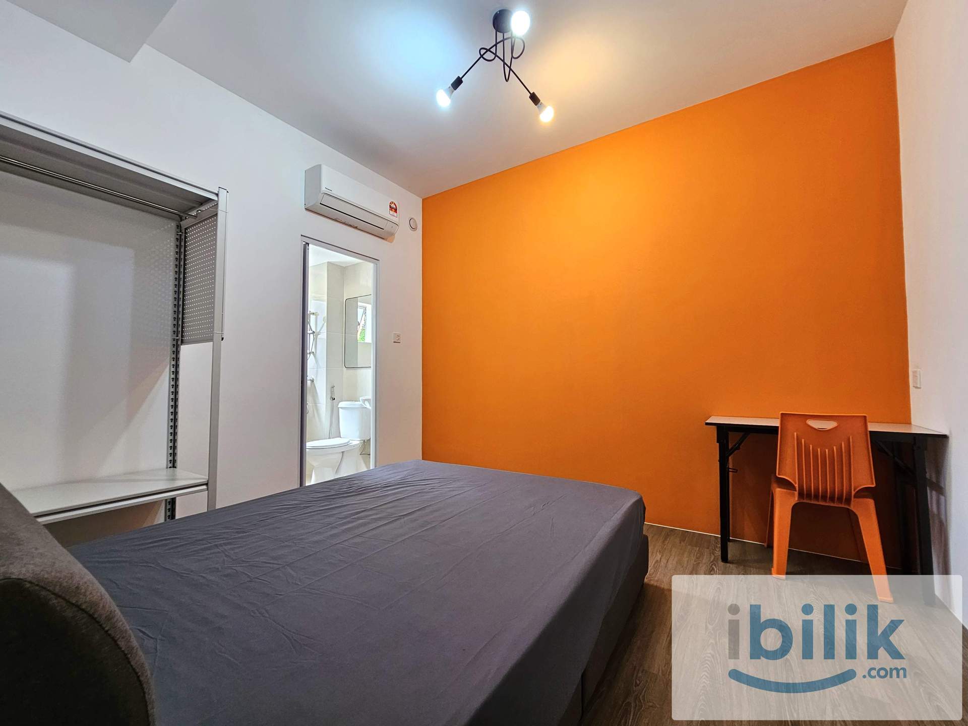 Newly Renovated Room 232B near ICOM Square, Hock Lee Centre & Crown Tower - with Private Bathroom - Image 1