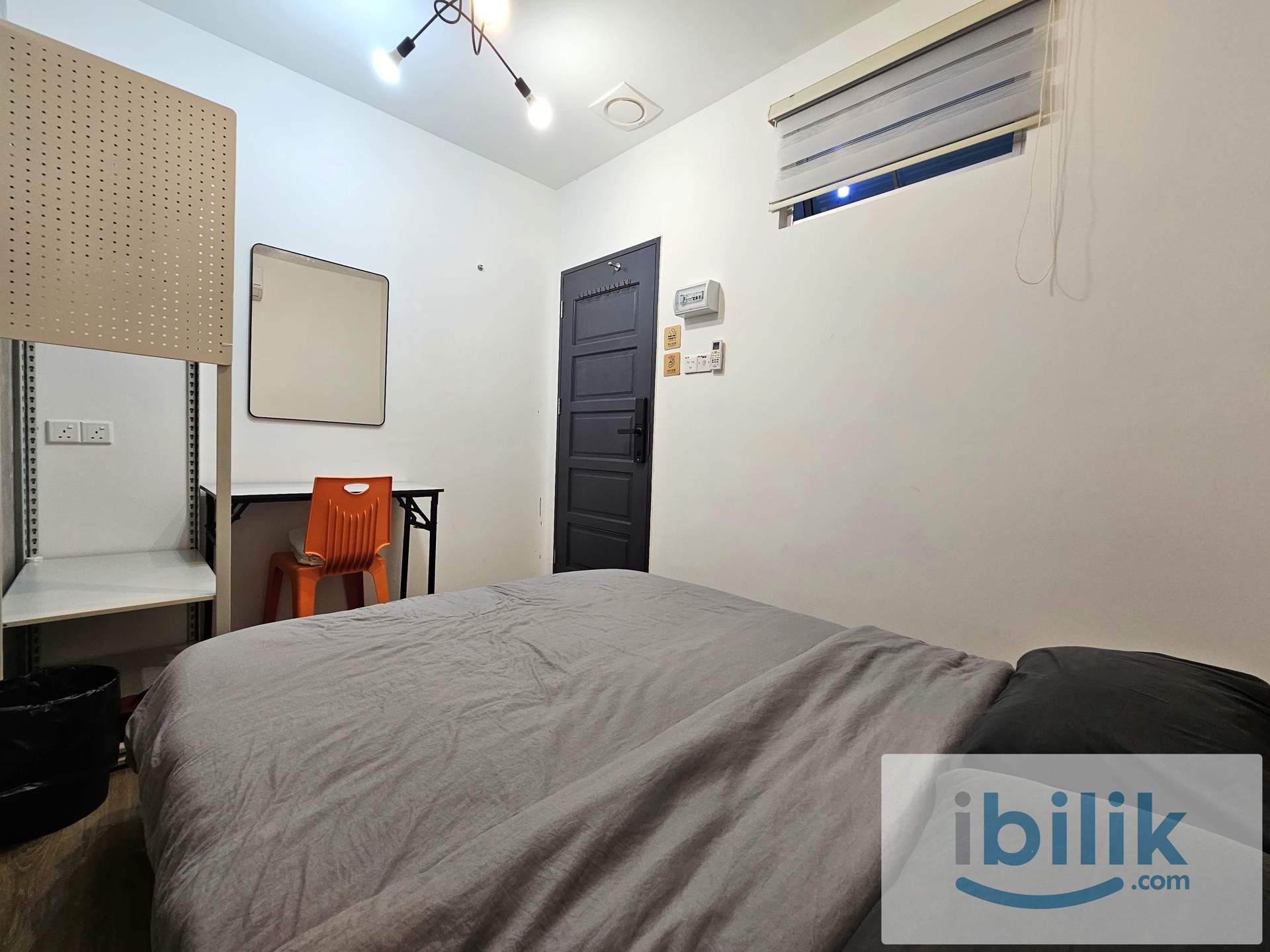 Room 421 shared bathroom near ICOM Square & Hock Lee Centre Kuching - Image 2
