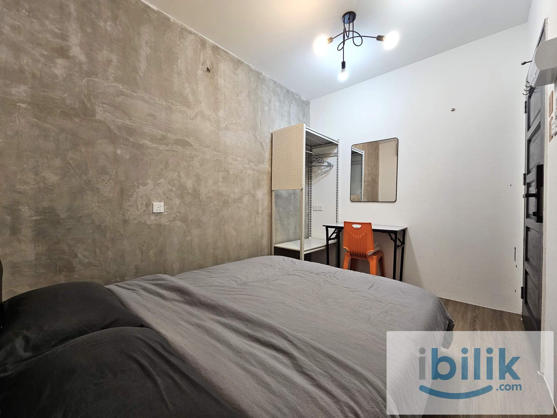 Room 421 shared bathroom near ICOM Square & Hock Lee Centre Kuching - Image 5